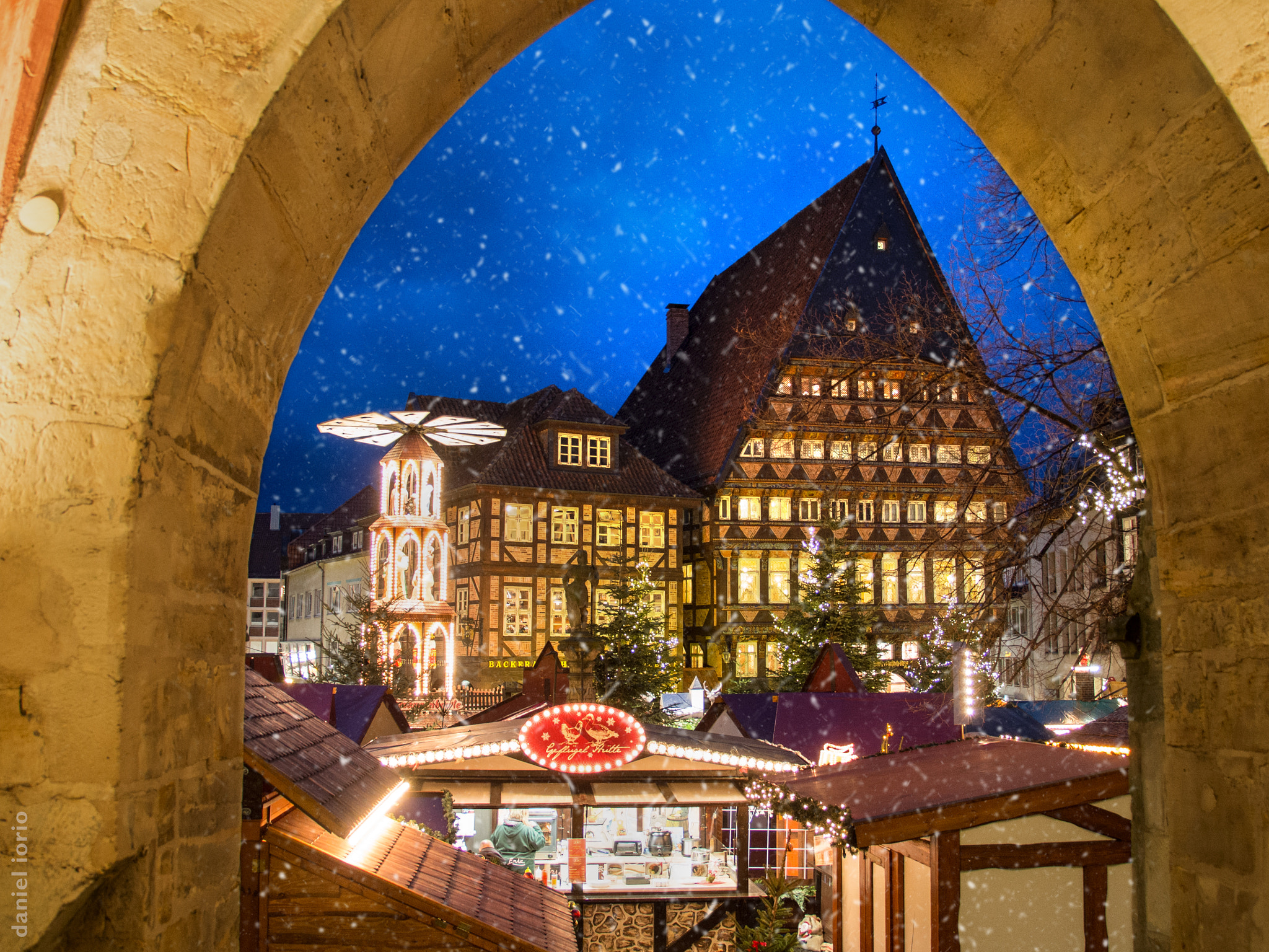 Tamron 14-150mm F3.5-5.8 Di III sample photo. Weihnachtsmarkt hildesheim - let ist snow photography