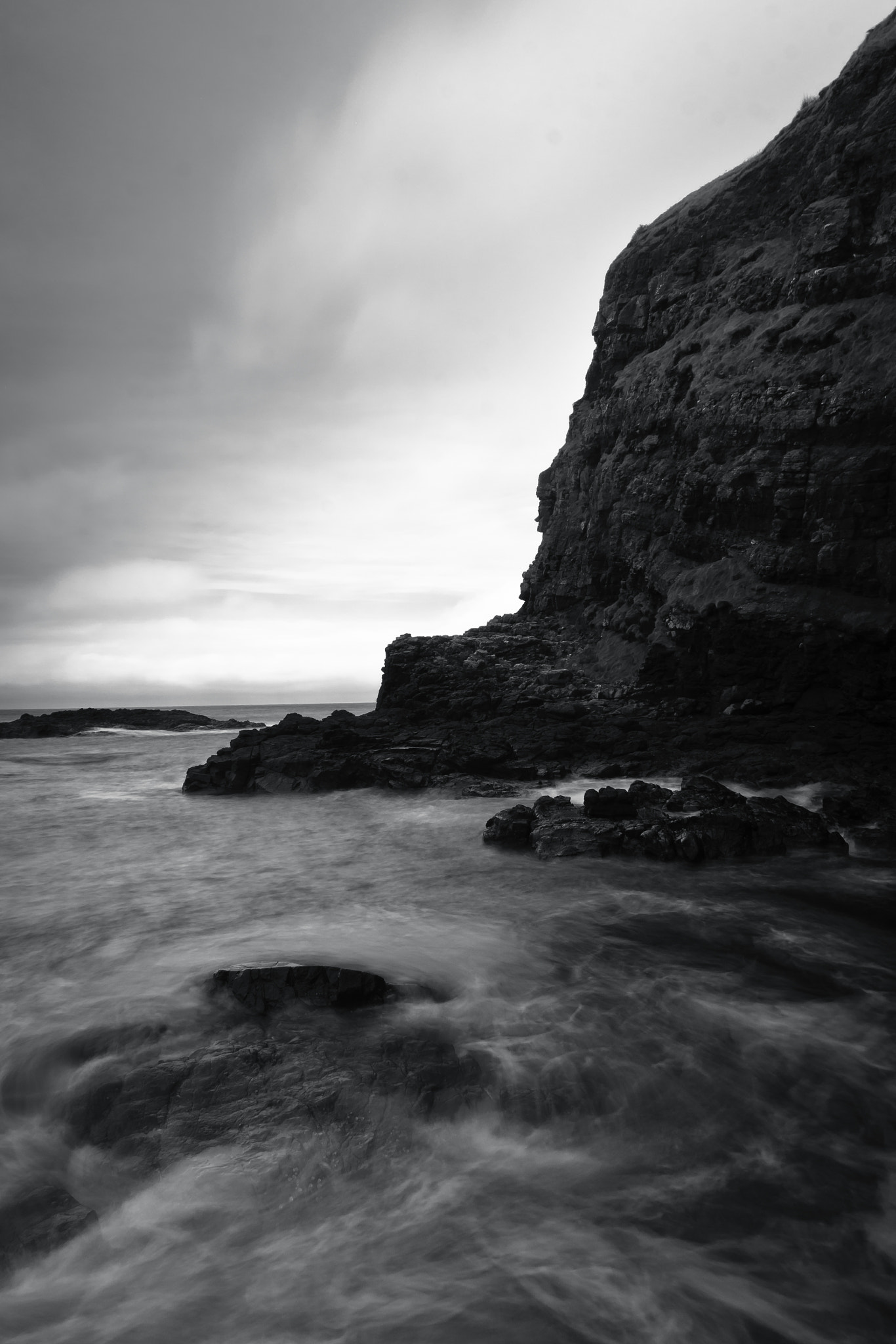 Samsung NX1000 + Samsung NX 16mm F2.4 Pancake sample photo. Dunluce smugglers cove photography