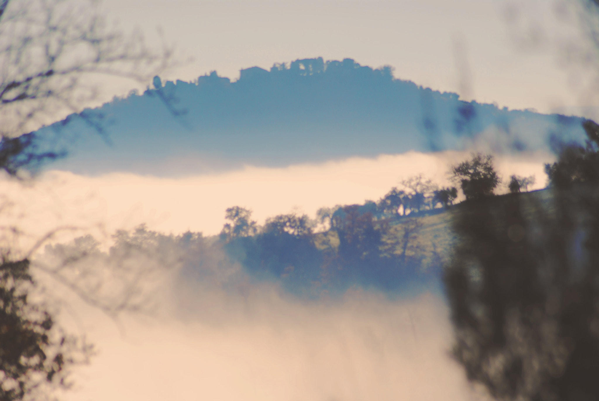 Nikon D3000 + AF Zoom-Nikkor 70-300mm f/4-5.6D ED sample photo. Panicale, italy photography