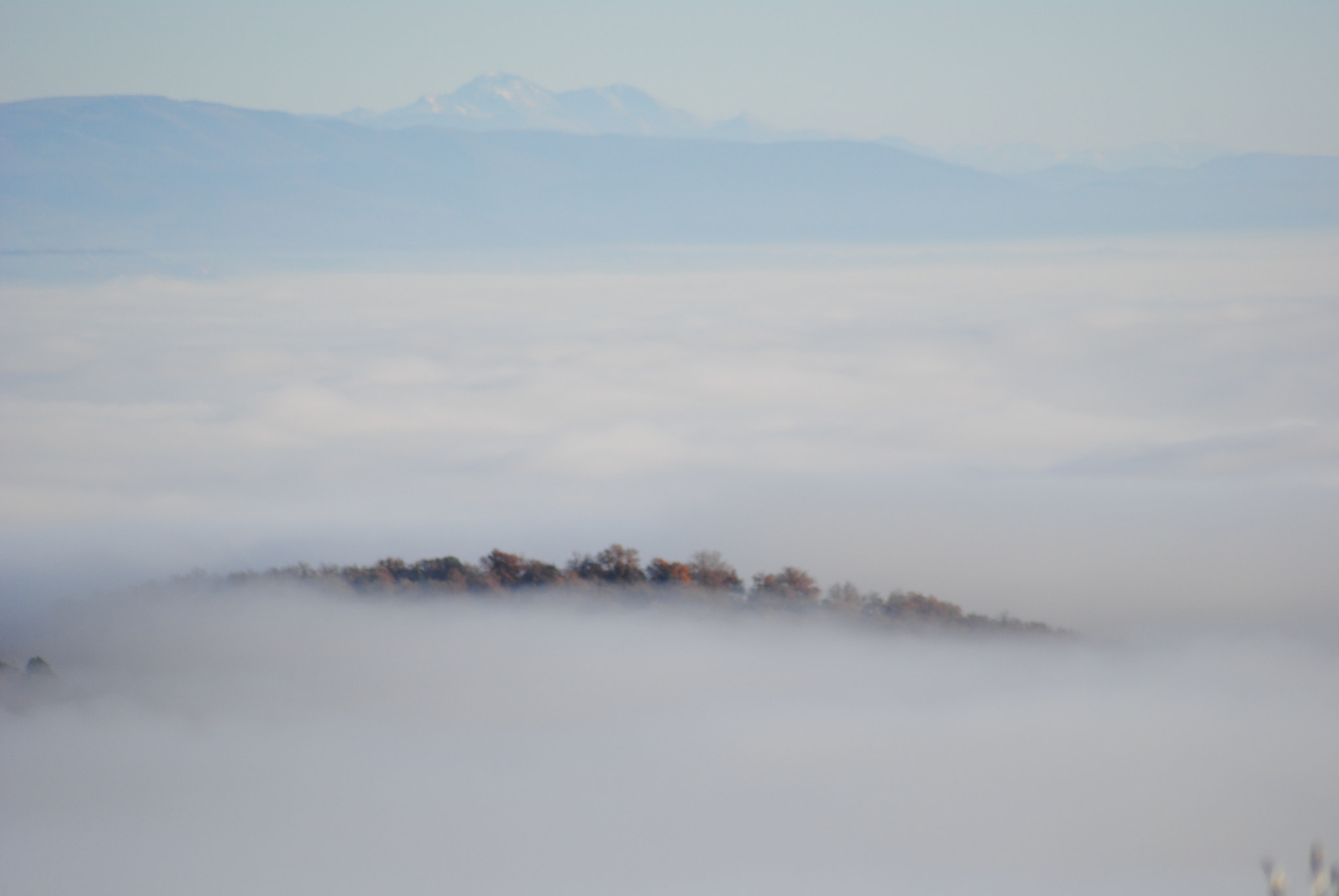 Nikon D3000 + AF Zoom-Nikkor 70-300mm f/4-5.6D ED sample photo. Panicale, italy photography