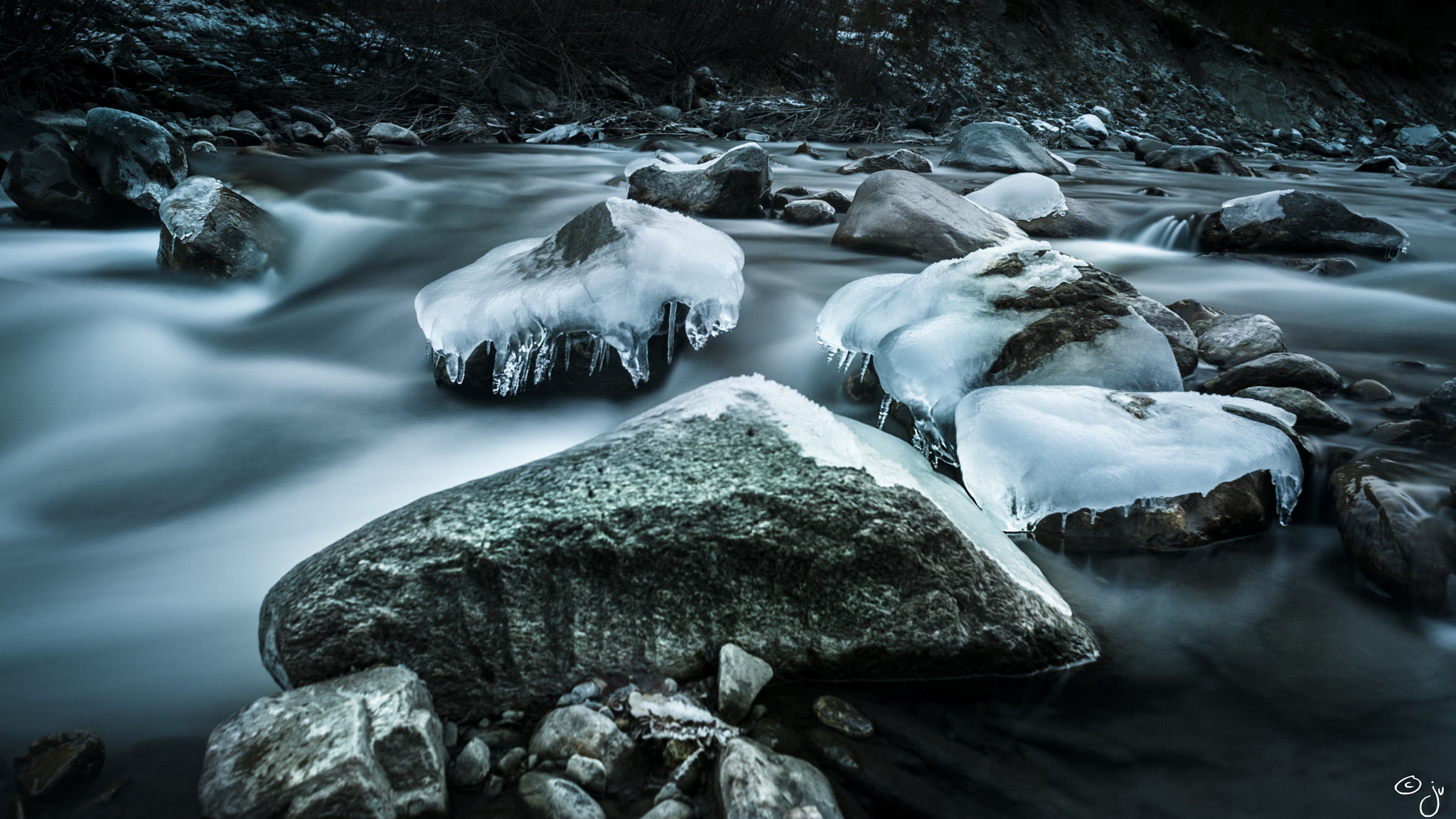 Nikon D3 + Nikon AF Nikkor 24mm F2.8D sample photo. Ice river photography