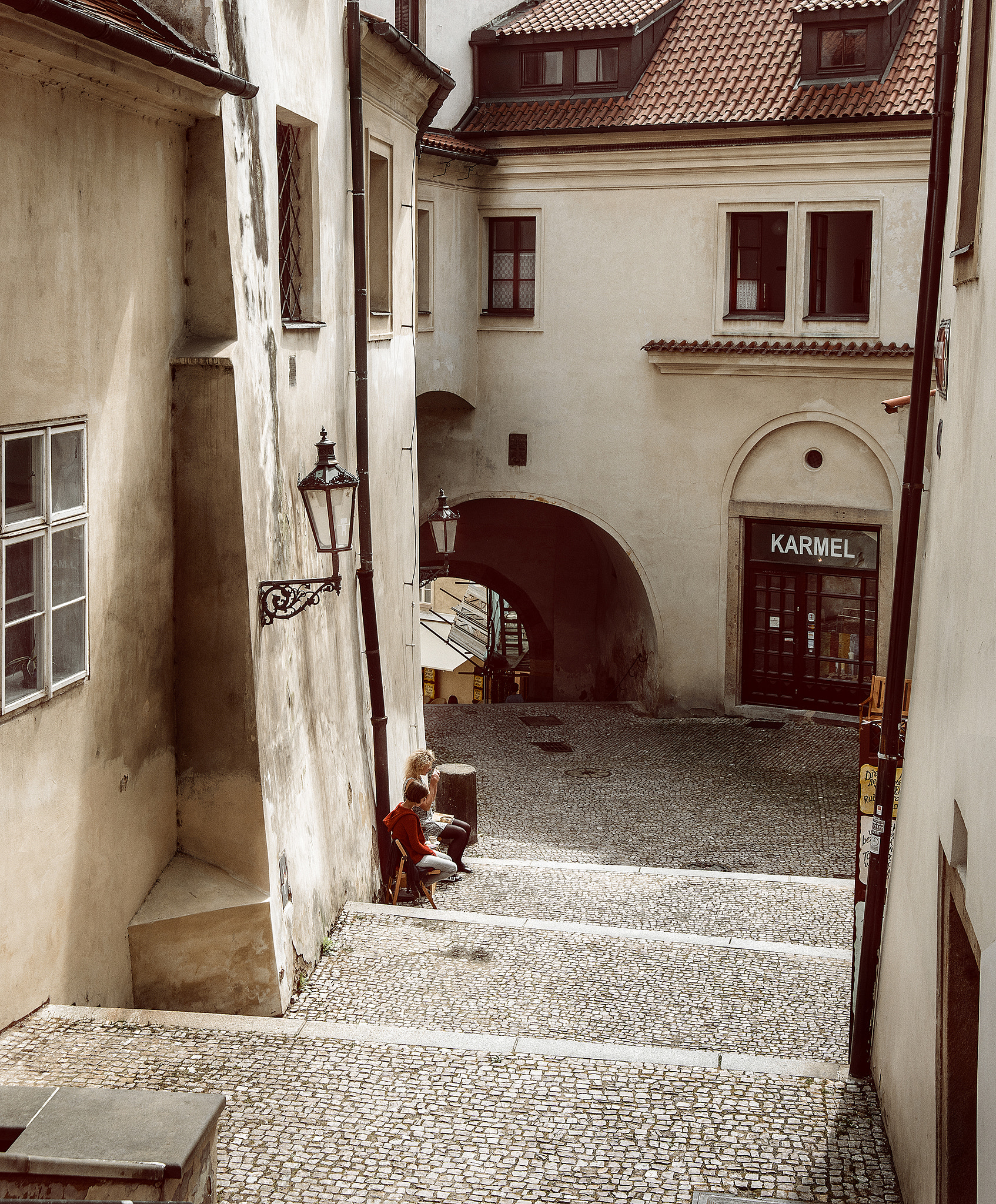 Nikon D610 + Sigma 28-105mm F2.8-4 Aspherical sample photo. Street photography