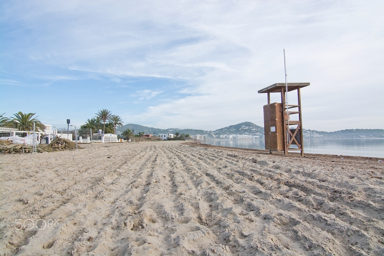 Sigma 18-125mm F3.8-5.6 DC OS HSM sample photo. Lifeguard station on empty talamanca beach photography