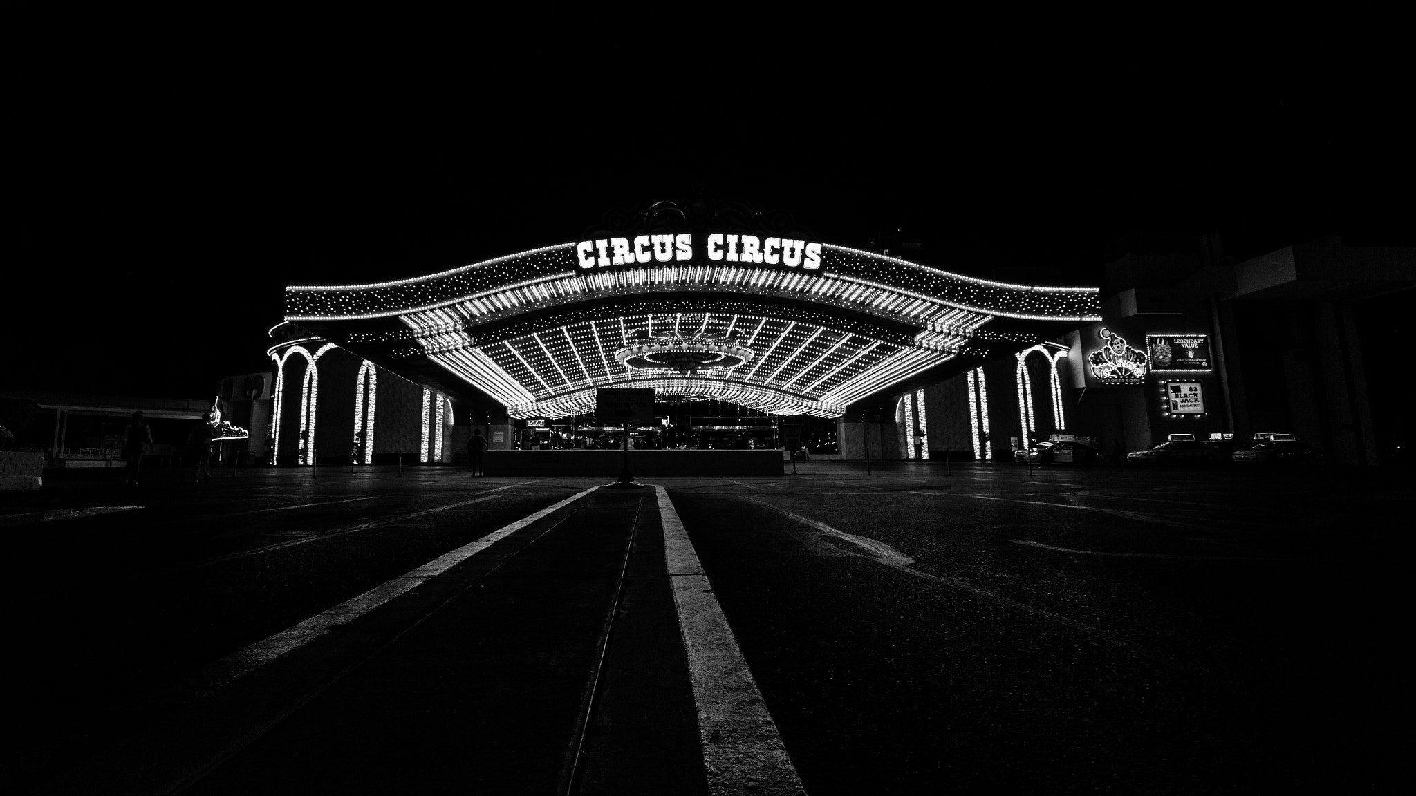 Sigma 8-16mm F4.5-5.6 DC HSM sample photo. Circus circus photography