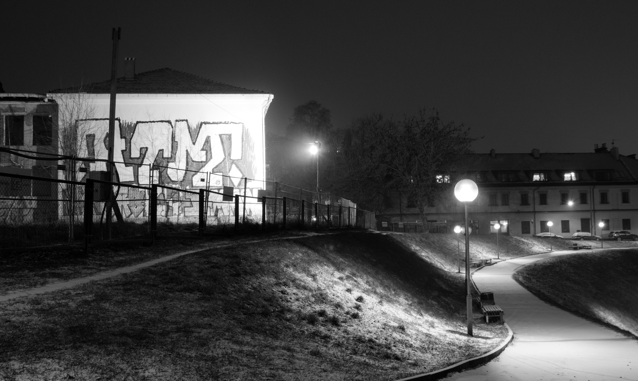 Sigma 17-70mm F2.8-4 DC Macro OS HSM sample photo. Snowy vilnius night photography