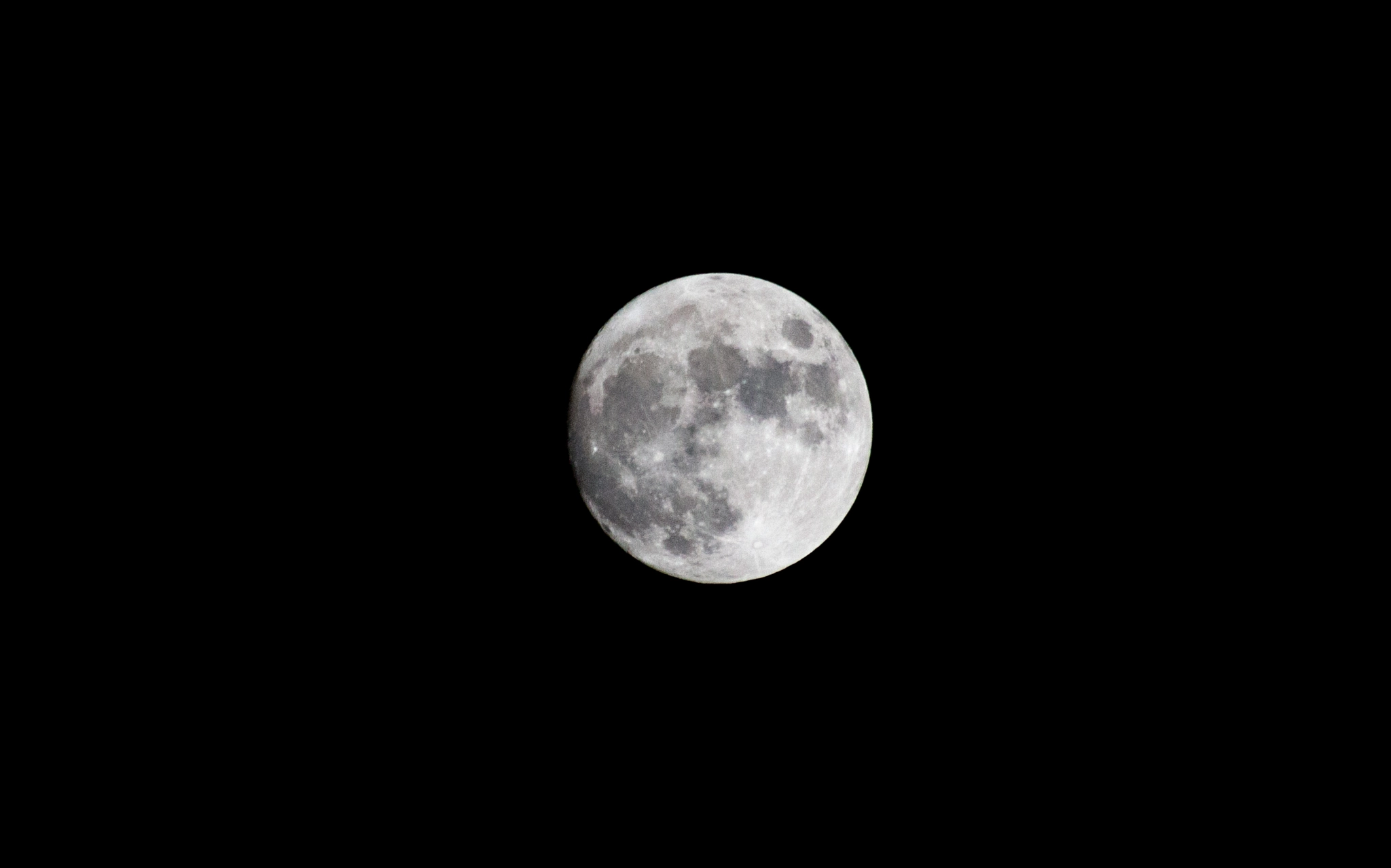 Canon EOS 650D (EOS Rebel T4i / EOS Kiss X6i) sample photo. Full christmas moon photography