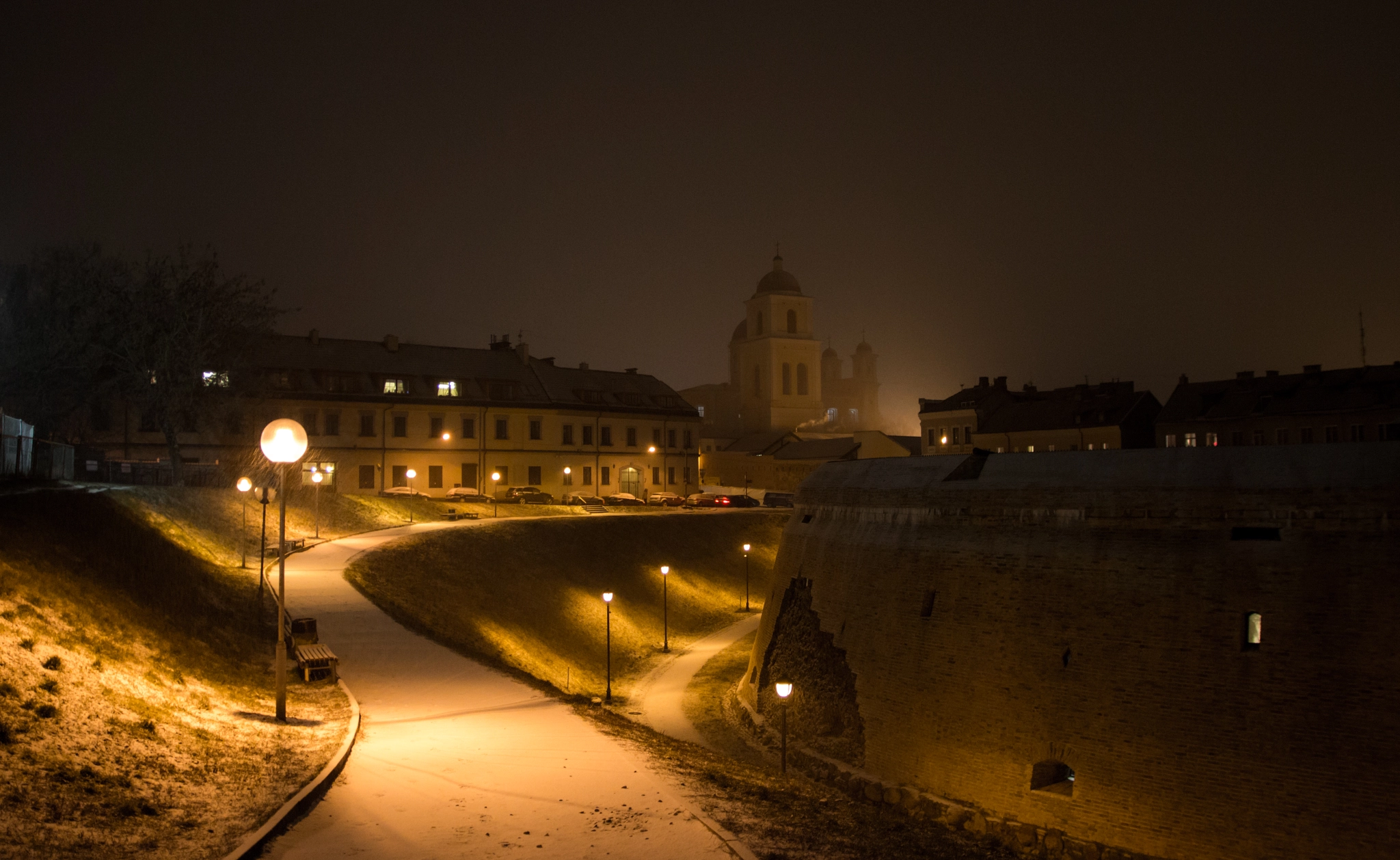 Sigma 17-70mm F2.8-4 DC Macro OS HSM sample photo. Snowy vilnius night photography