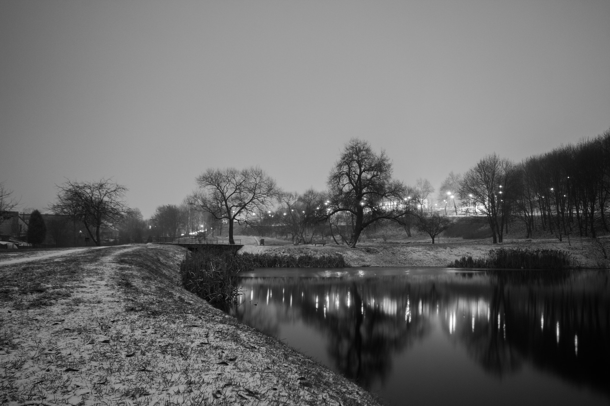 Canon EOS 650D (EOS Rebel T4i / EOS Kiss X6i) sample photo. Snowy vilnius night photography