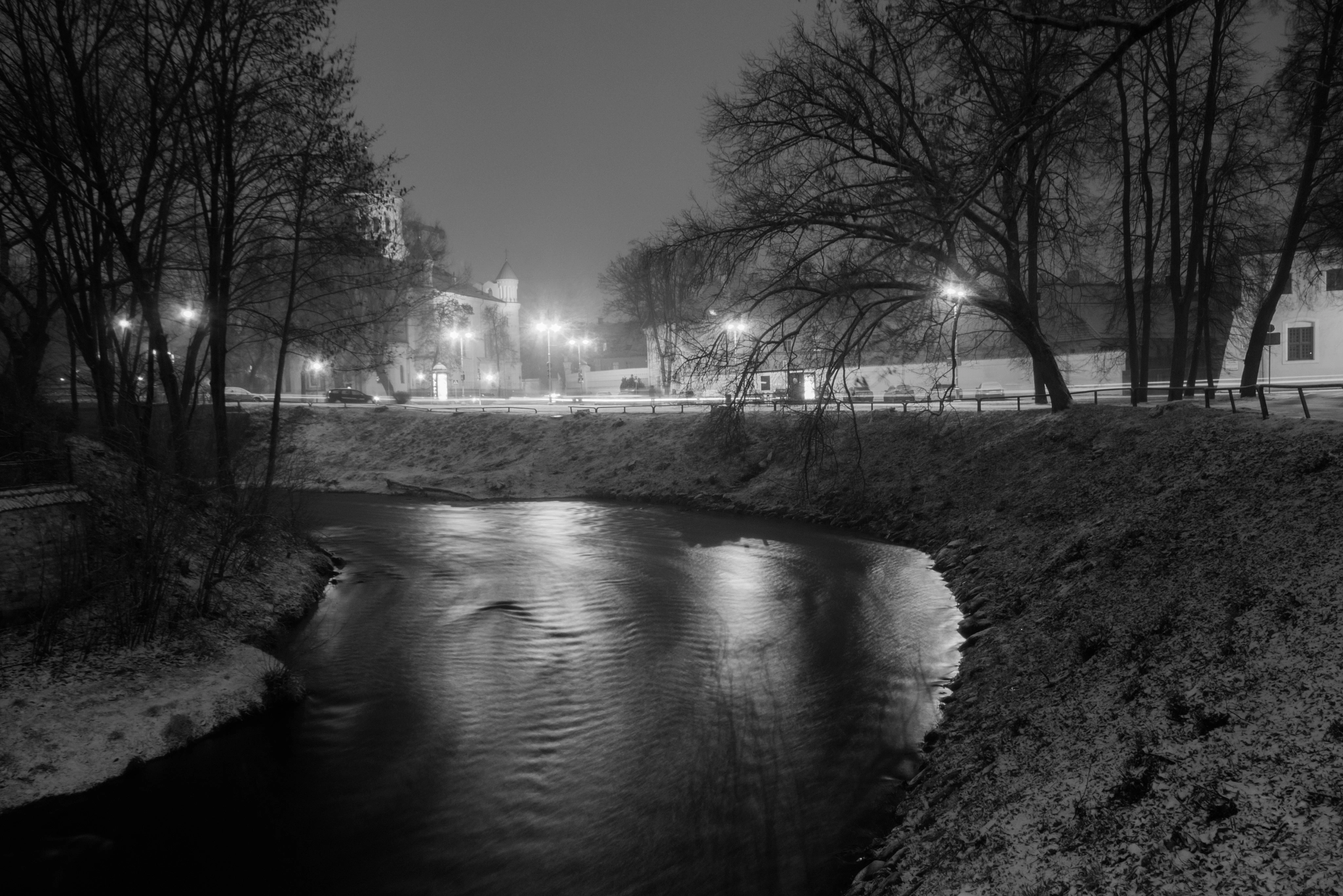Canon EOS 650D (EOS Rebel T4i / EOS Kiss X6i) sample photo. Snowy vilnius night photography