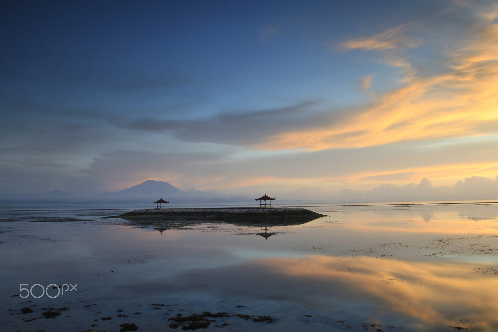 Canon EOS 500D (EOS Rebel T1i / EOS Kiss X3) + Canon EF 17-40mm F4L USM sample photo. Morning at pantai karang,sanur,bali,indonesia photography