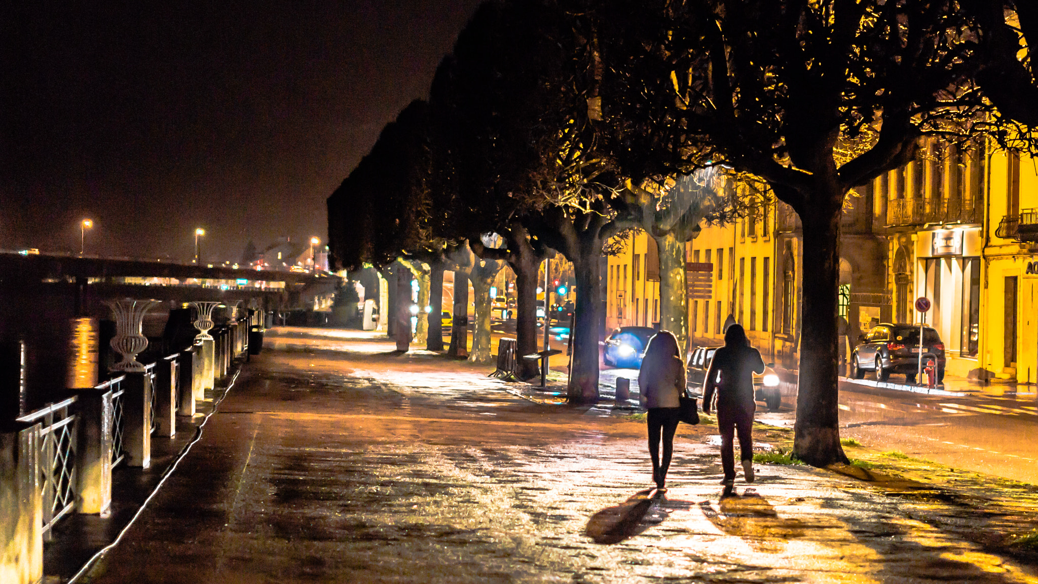 Nikon D3100 + Sigma 50mm F1.4 EX DG HSM sample photo. Street scene photography