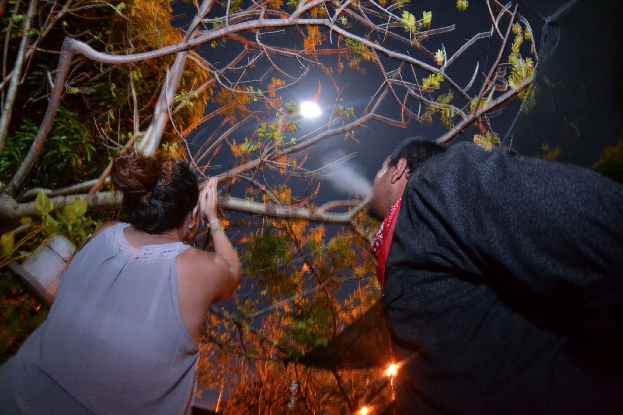 Samyang 8mm F3.5 Aspherical IF MC Fisheye sample photo. Navidad y luna llena photography