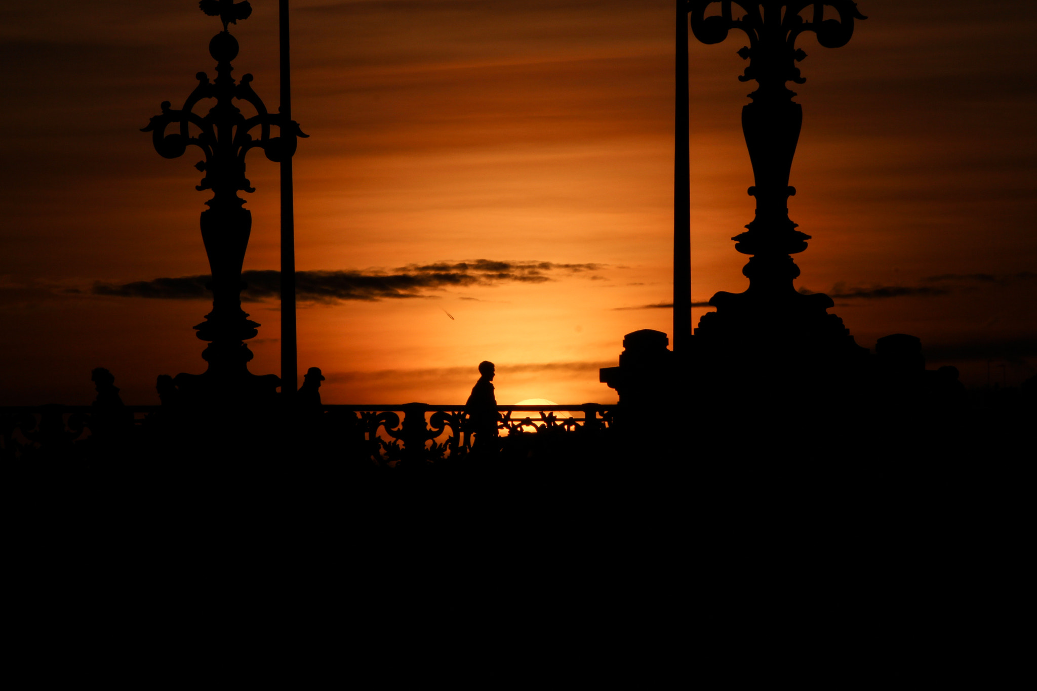 Sigma 70-300mm F4-5.6 APO DG Macro sample photo. Sunset on the bridge photography