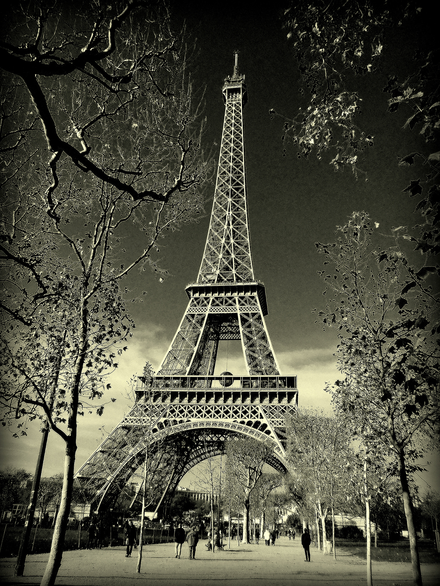 Nikon Coolpix L32 sample photo. Final eiffel photography