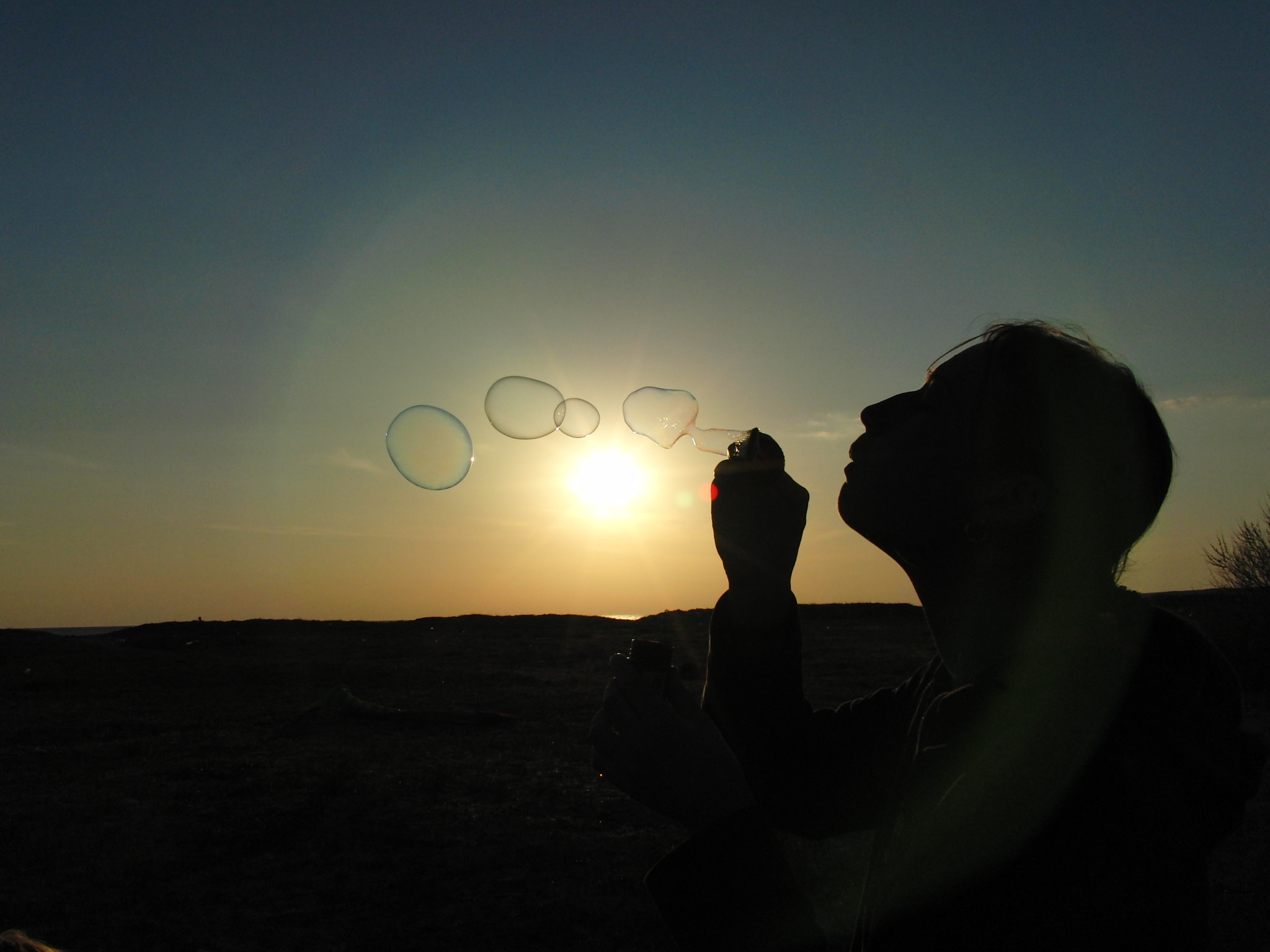 CASIO EX-F1 sample photo. Girl with soap bubbles photography