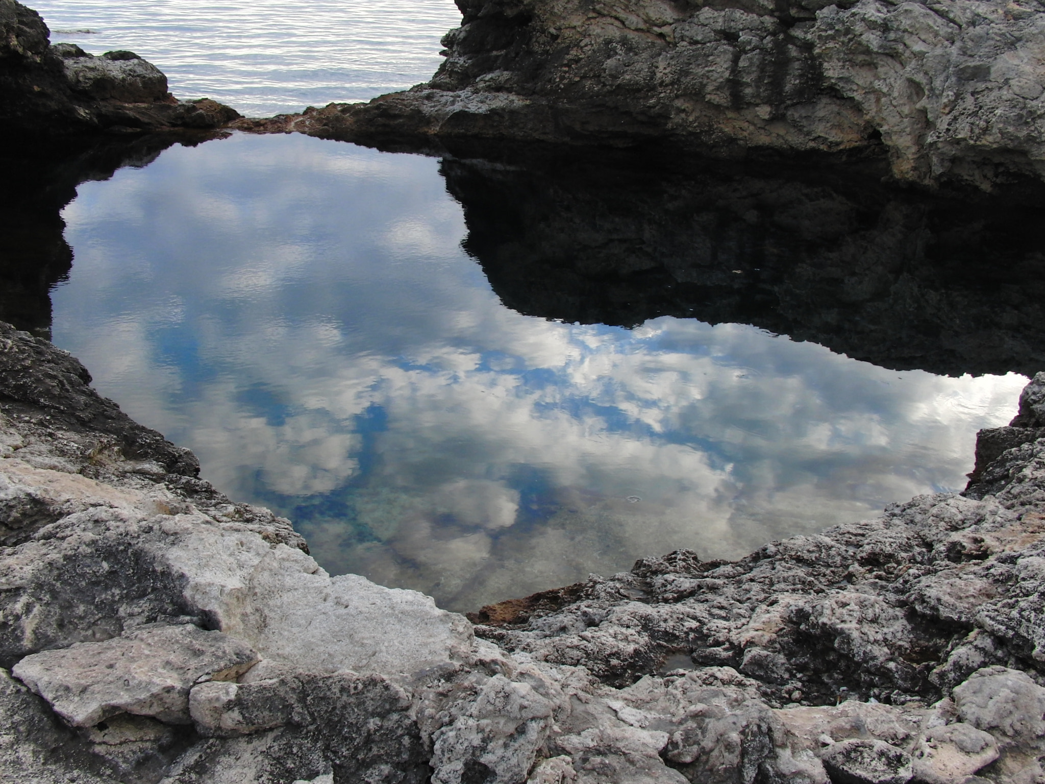 CASIO EX-F1 sample photo. Clouds reflected in water photography