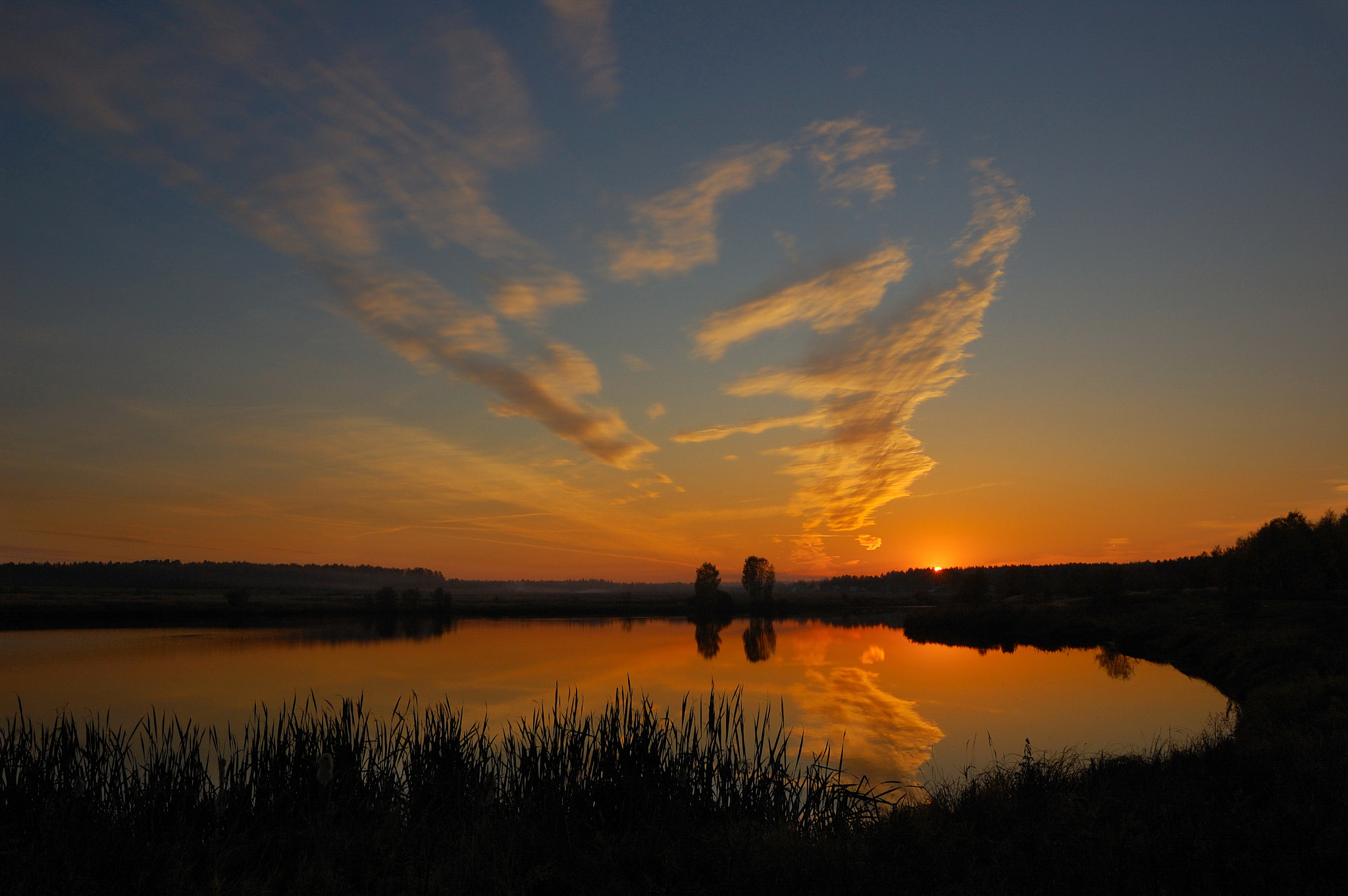 Nikon D40 + Sigma 18-50mm F2.8 EX DC Macro sample photo. Sunset at the lake photography