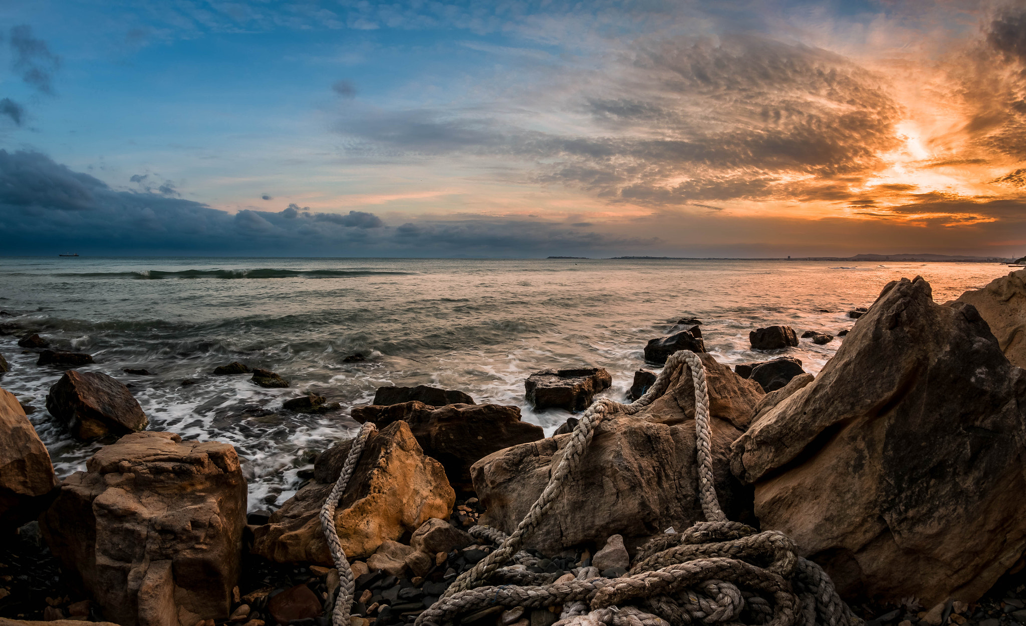 Nikon D3300 + Samyang 8mm F3.5 Aspherical IF MC Fisheye sample photo. Nautical rope photography