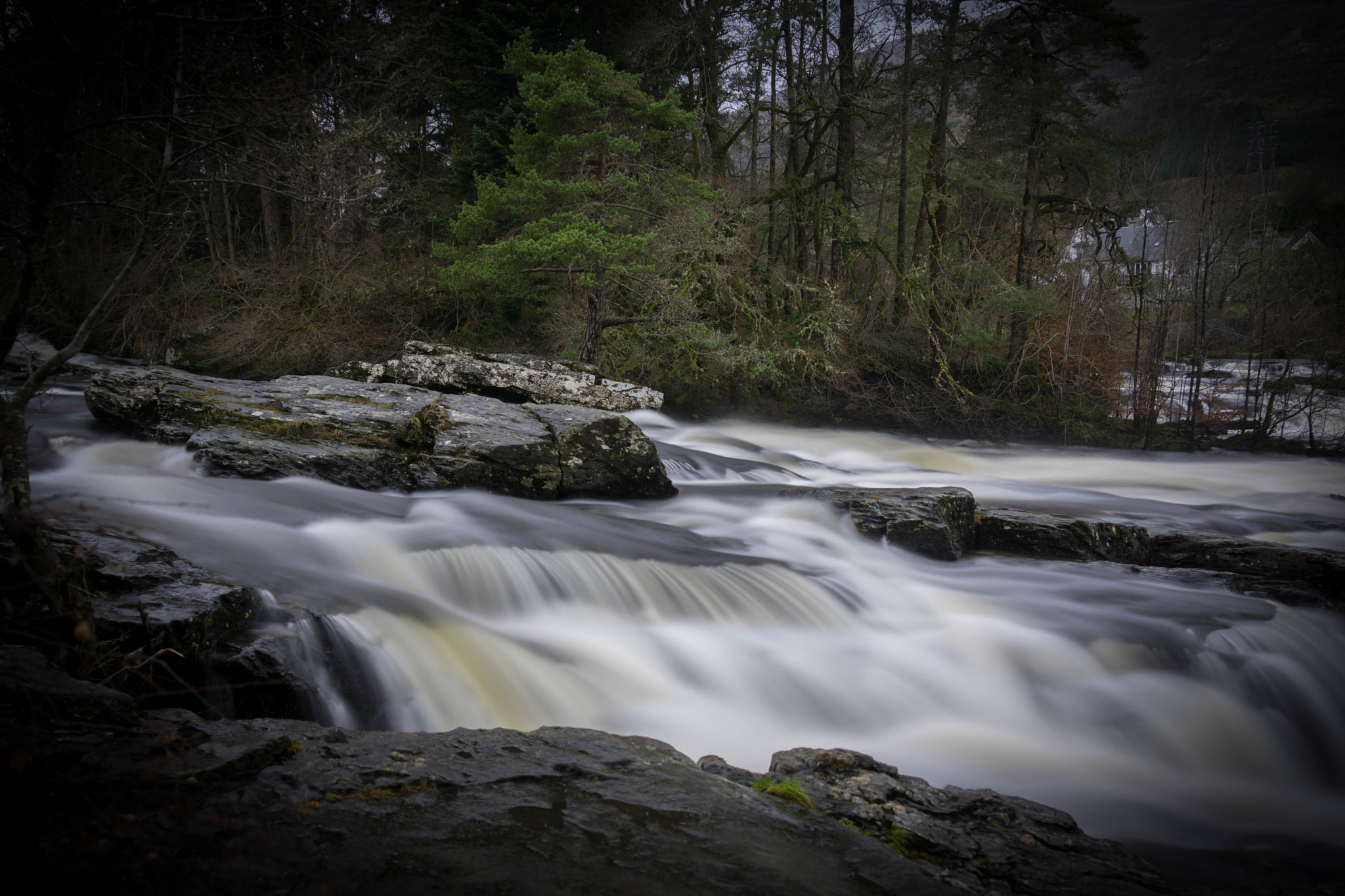 Sony ILCA-77M2 sample photo. Falls of dochart, vignette photography