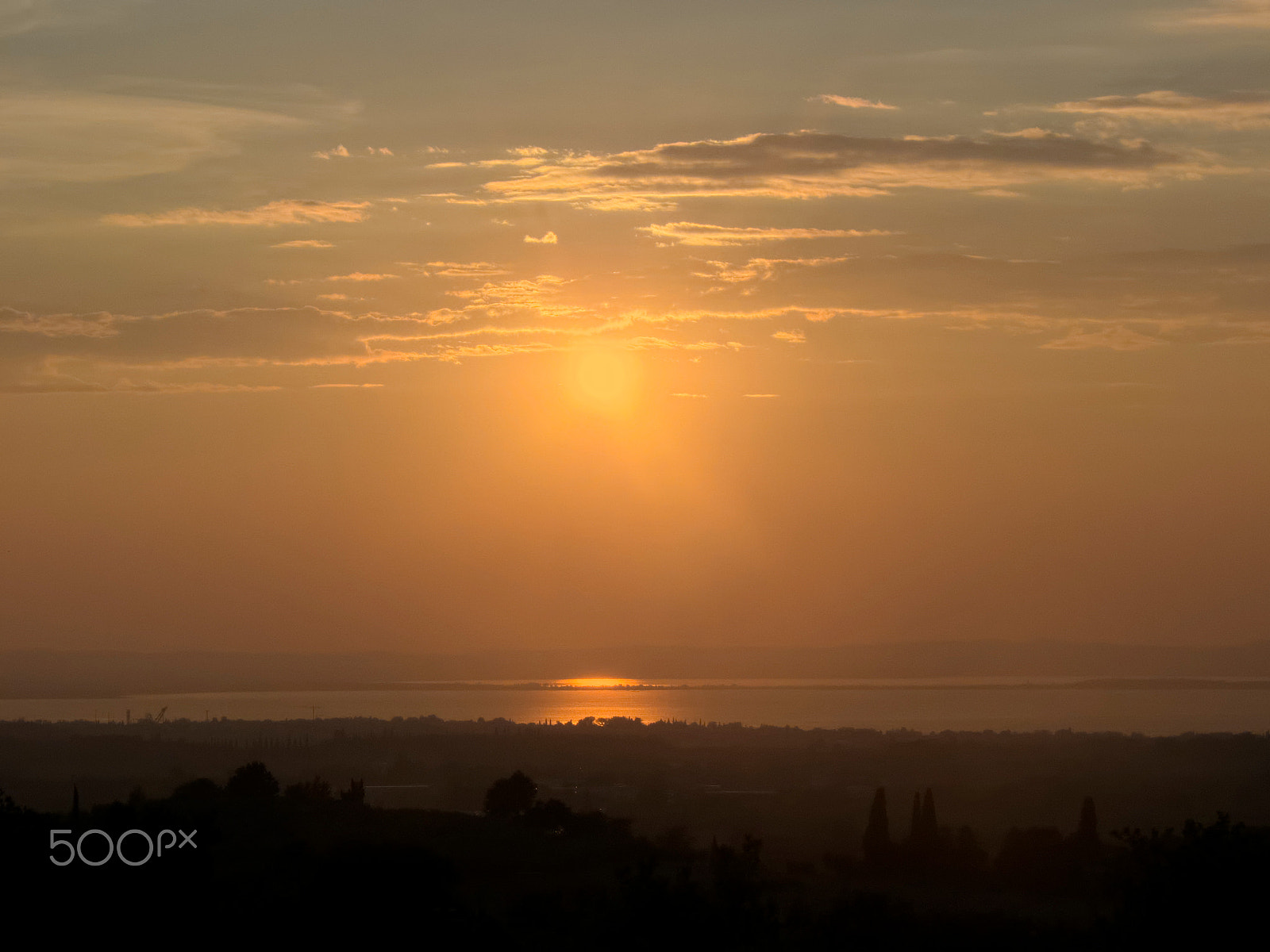 Panasonic Lumix DMC-FZ40 (Lumix DMC-FZ45) sample photo. Sunset over lake garda photography