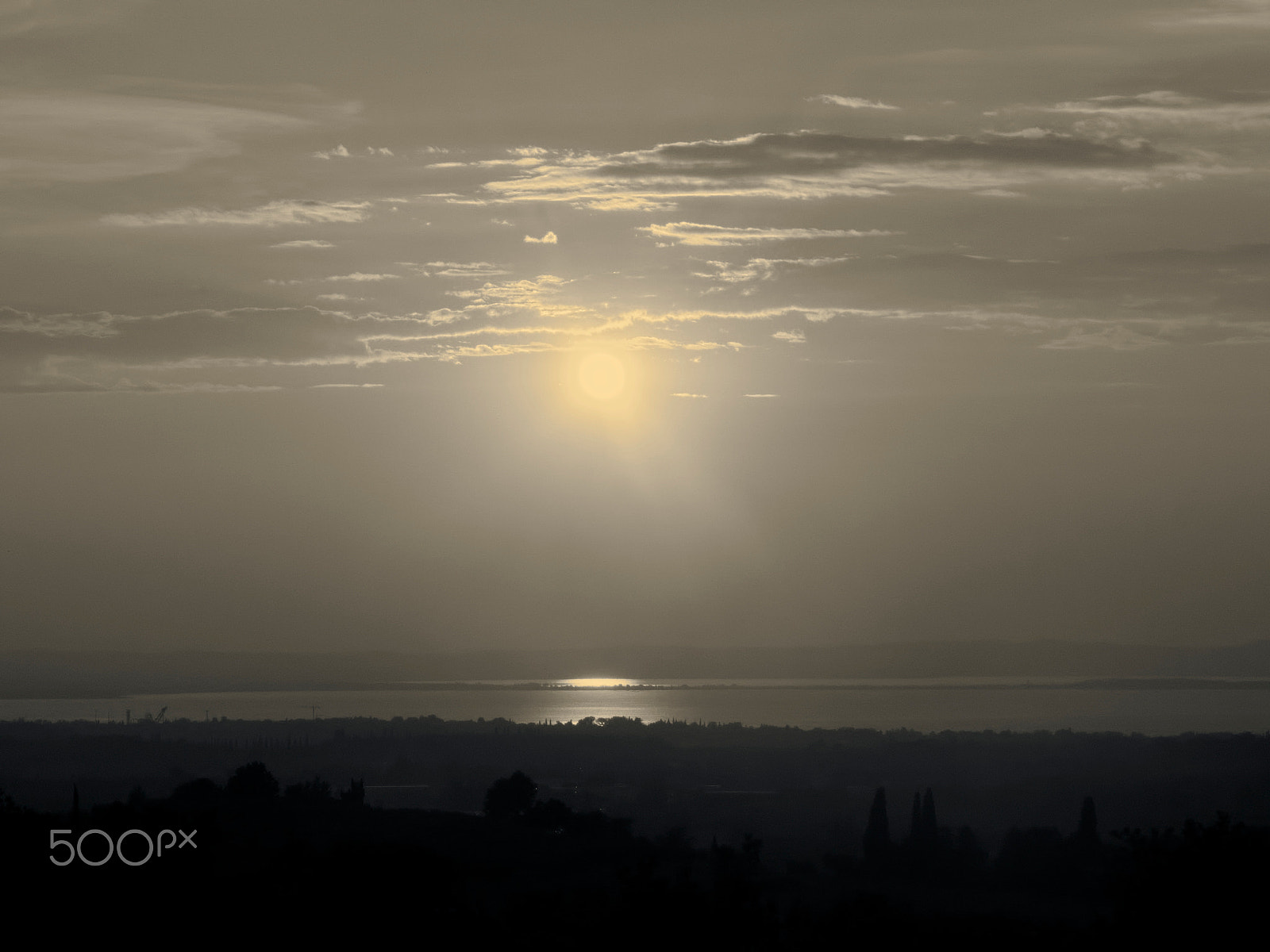 Built-in lens sample photo. Sunset over lake garda photography