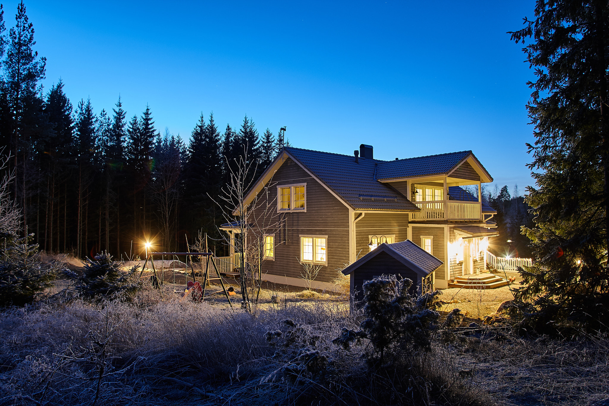 Canon EF 20-35mm f/2.8L sample photo. Finally frost photography