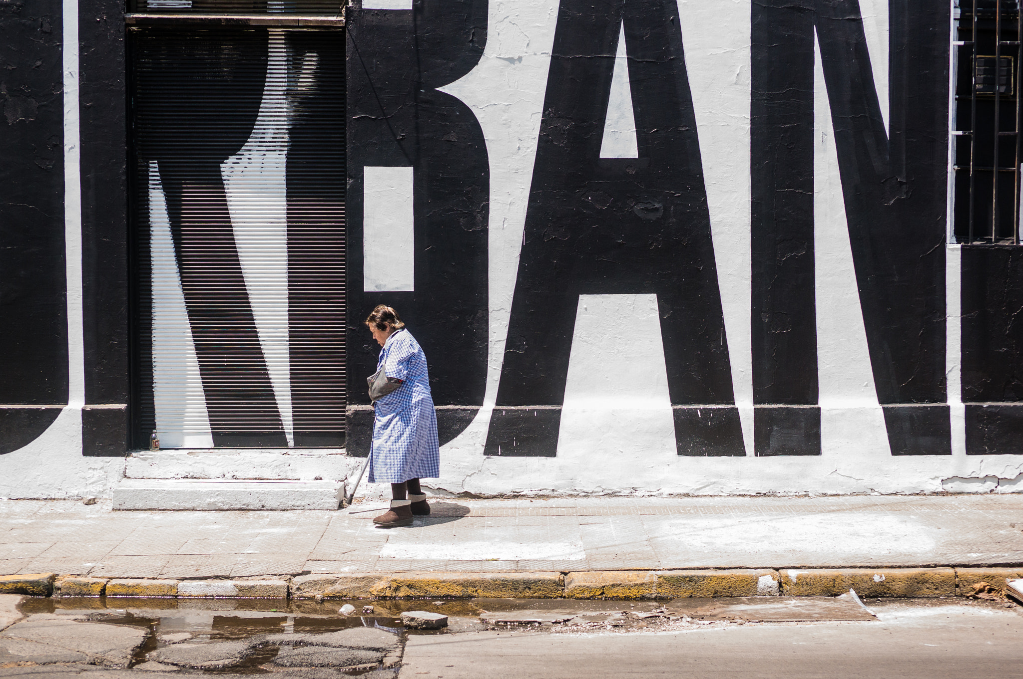 Sony Alpha NEX-6 + E 32mm F1.8 sample photo. Bellavista, santiago, chile photography