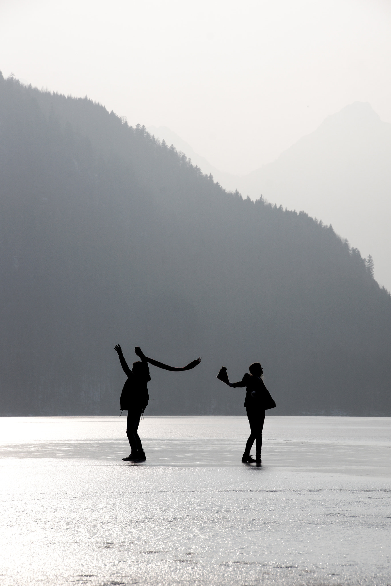 Sony SLT-A65 (SLT-A65V) + DT 18-270mm F3.5-6.3 sample photo. Frozen lake at füssen photography