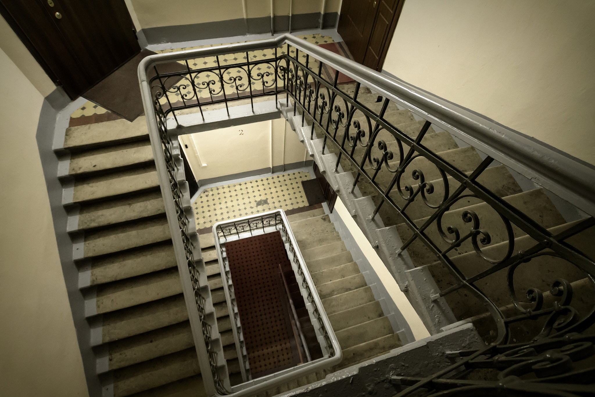 Sigma 10-20mm F3.5 EX DC HSM sample photo. Staircase photography