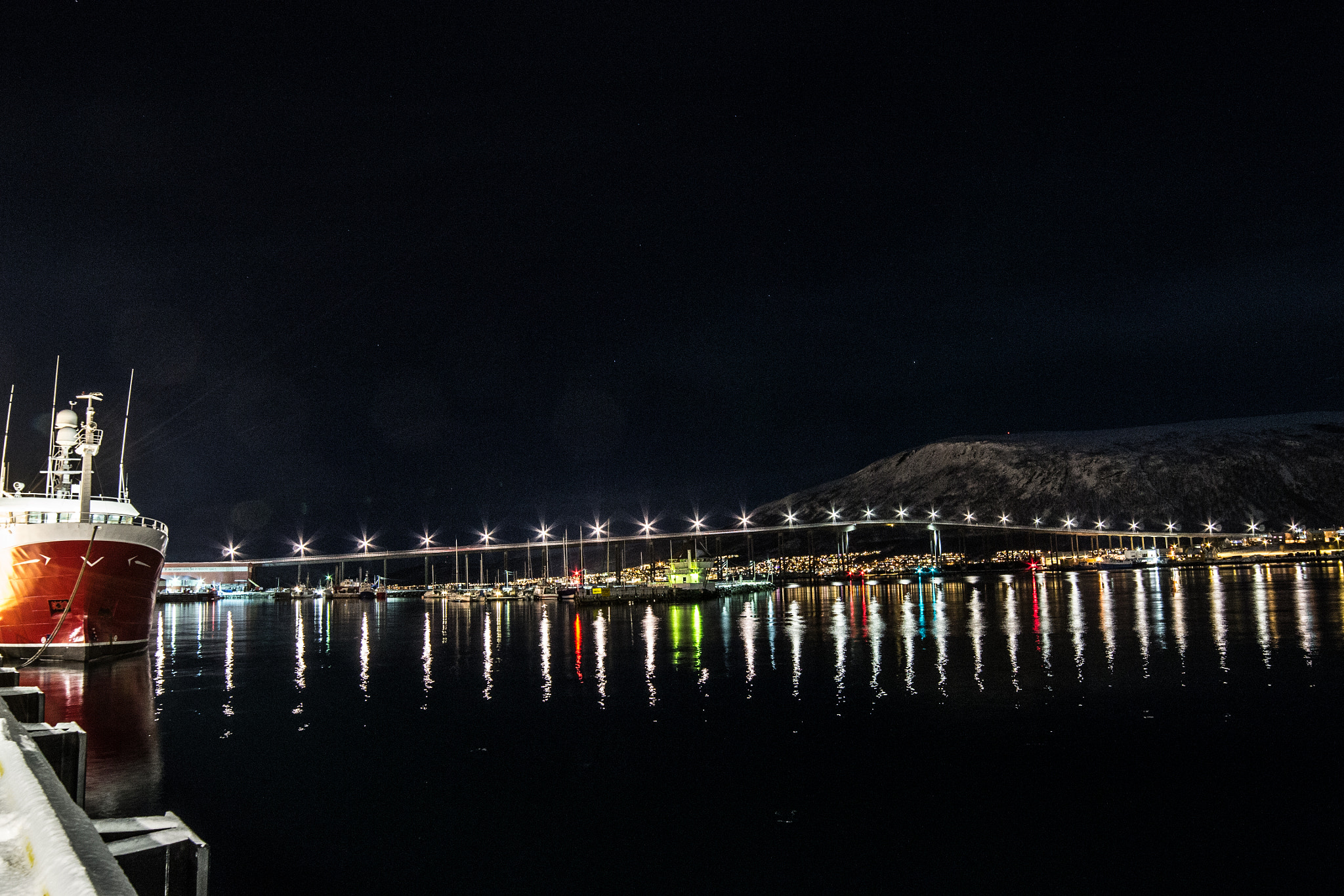 Nikon D3100 + Samyang 14mm F2.8 ED AS IF UMC sample photo. Tromsø bridge photography