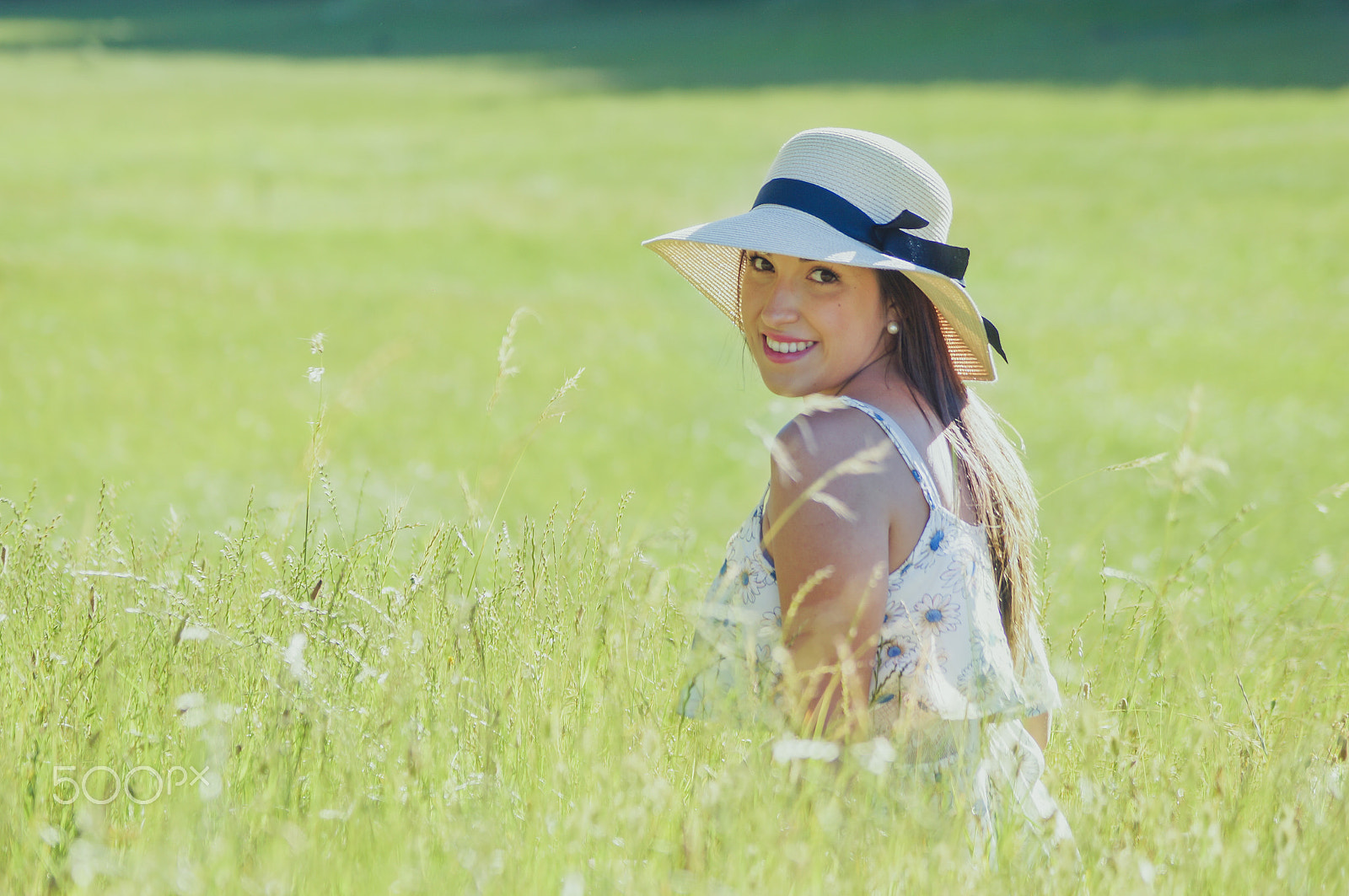 Sony SLT-A37 + Sony DT 55-200mm F4-5.6 SAM sample photo. Model: daniela photography