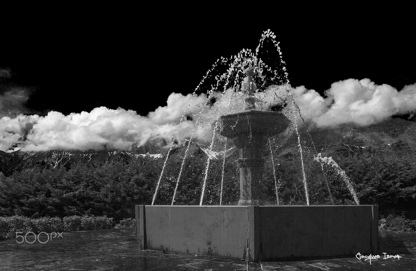 Pentax K10D sample photo. La fontaine photography
