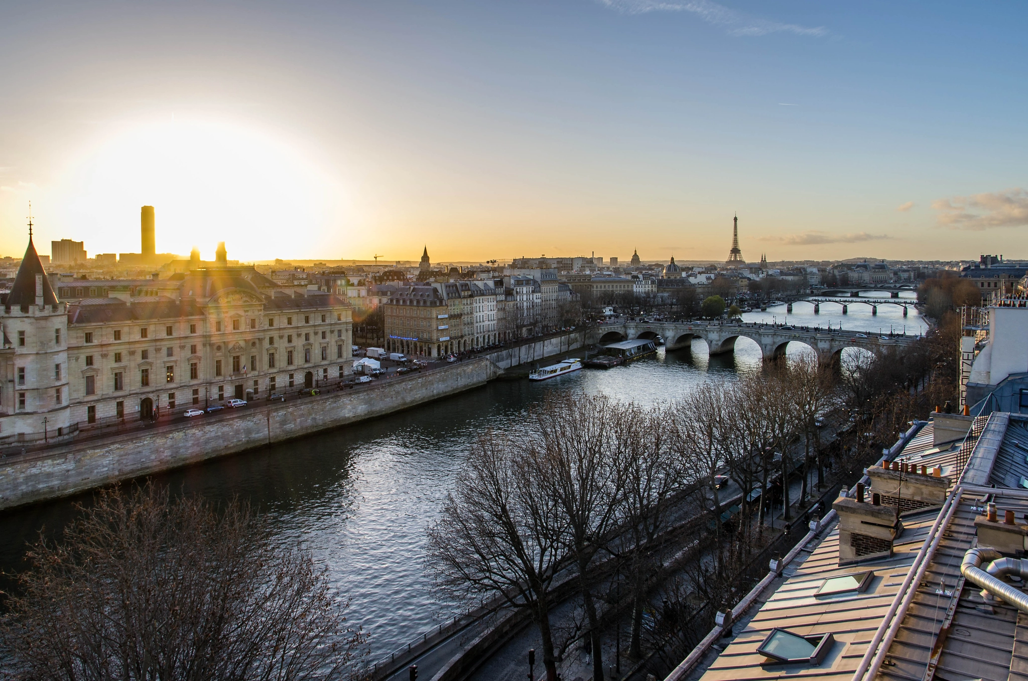 HD Pentax DA 15mm F4 ED AL Limited sample photo. Rooftop in paris photography