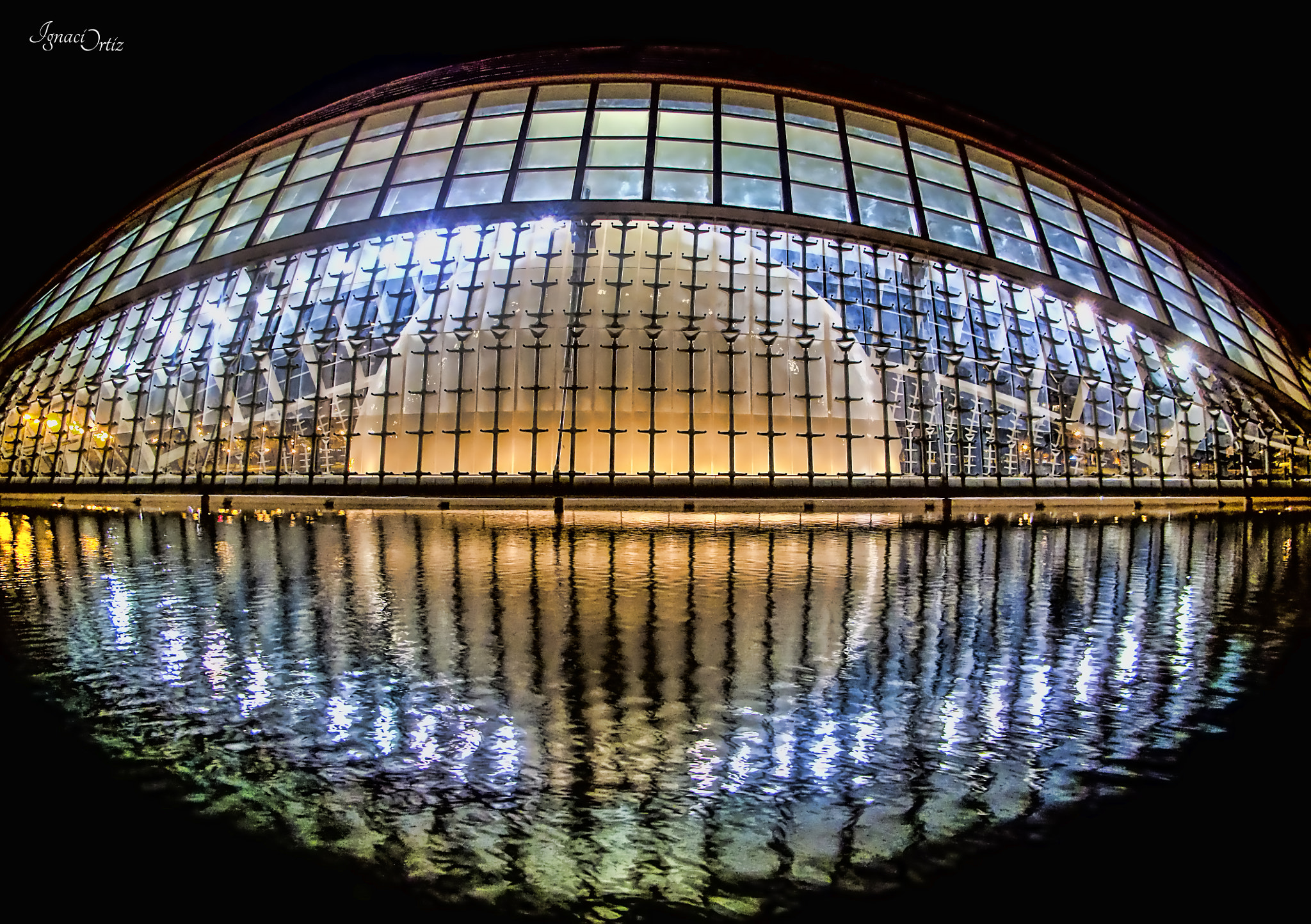 Canon 6.1-30.5 mm sample photo. El hemisferic photography