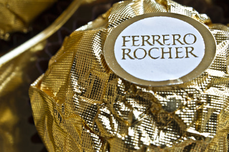 Sony DT 30mm F2.8 Macro SAM sample photo. Xmas chocolate photography