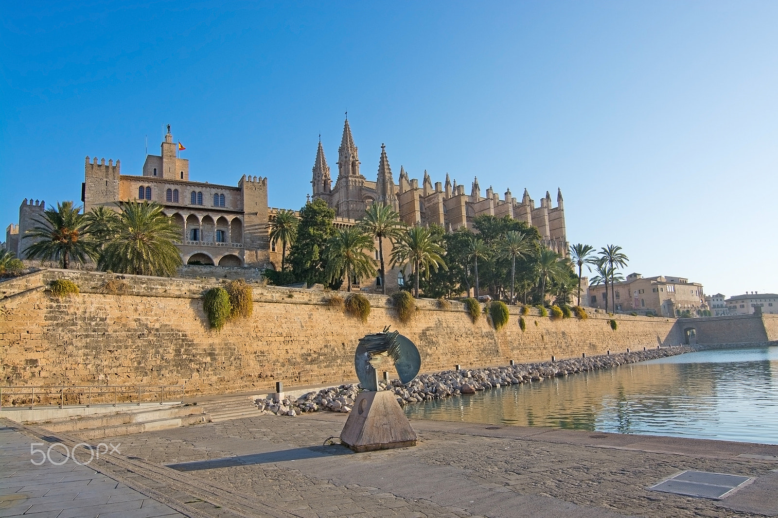 Nikon D7100 + Nikon AF Nikkor 28mm F2.8D sample photo. The cathedral la seu photography