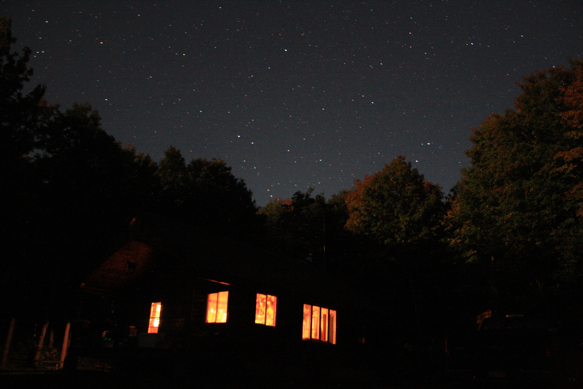 Canon EOS 1000D (EOS Digital Rebel XS / EOS Kiss F) sample photo. Cabin warmth photography
