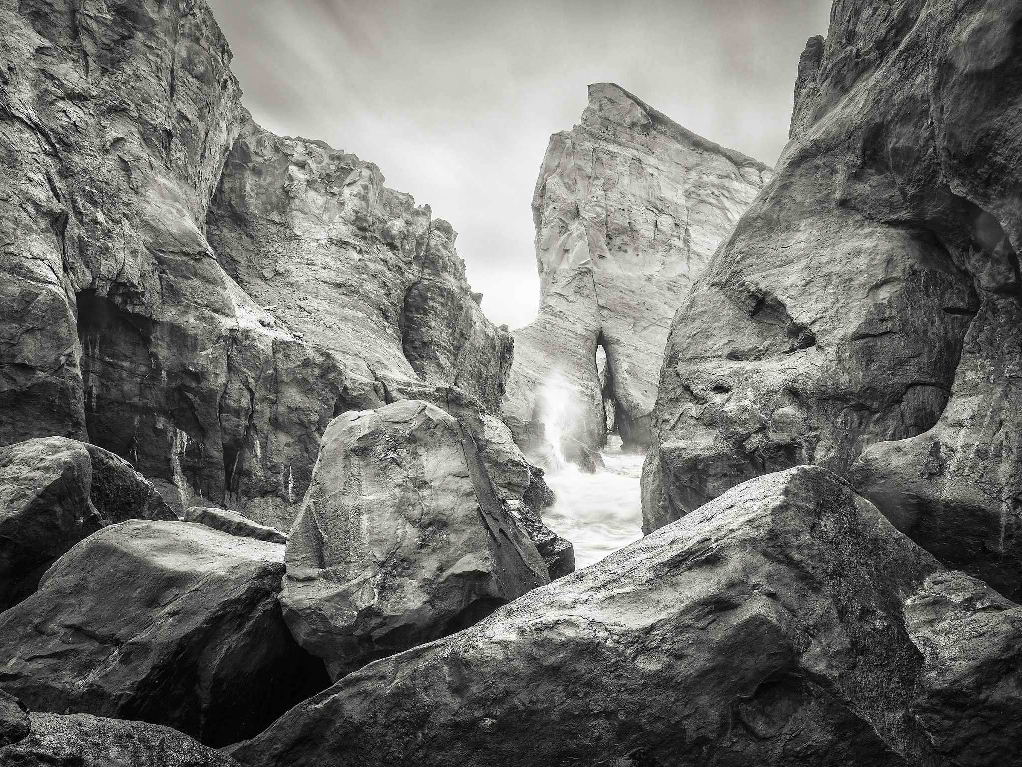 Pentax 645Z + smc PENTAX-FA 645 35mm F3.5 AL [IF] sample photo. Waves on cape kiwanda photography