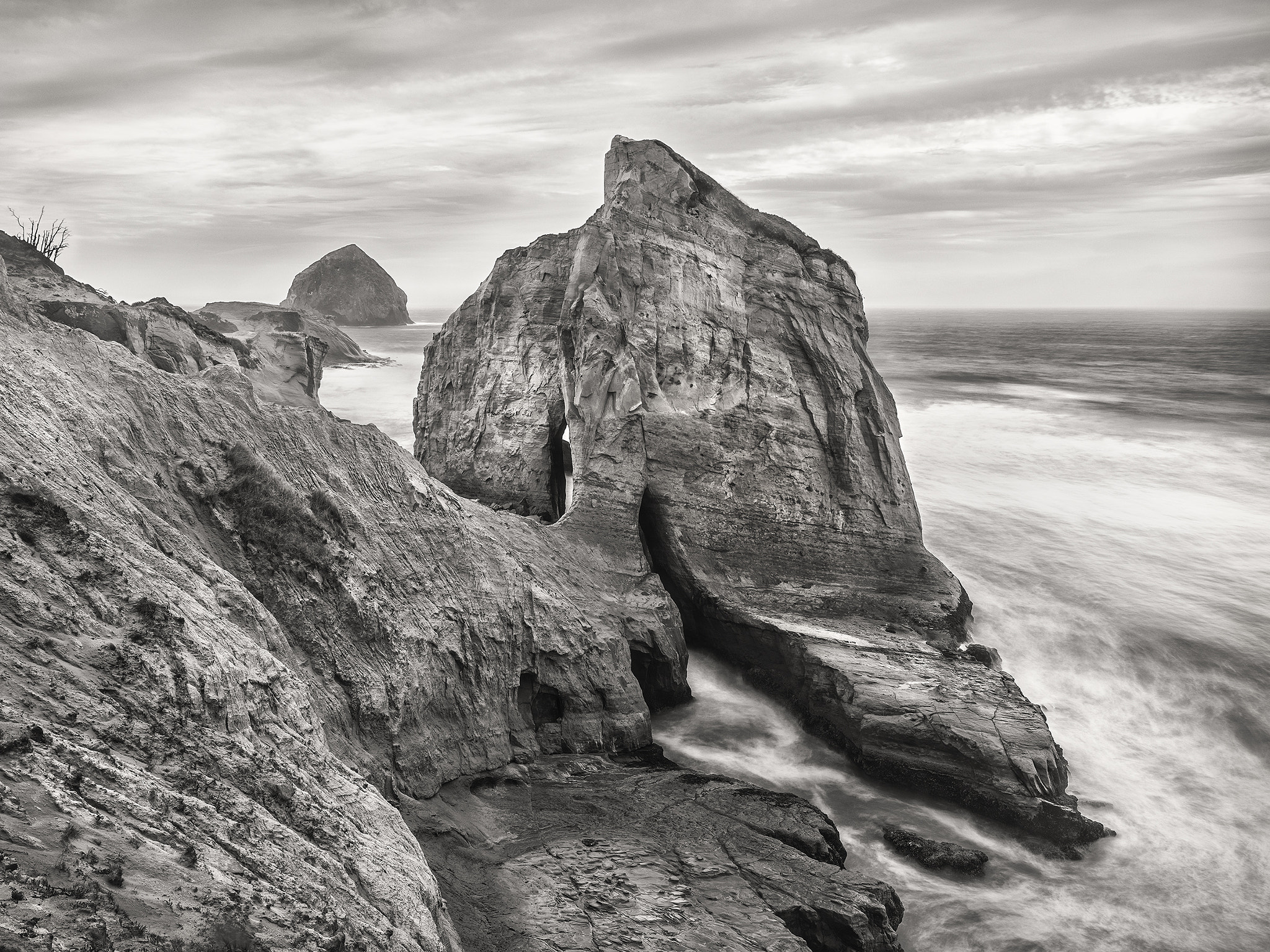 Pentax 645Z sample photo. Cape kiwanda storm photography