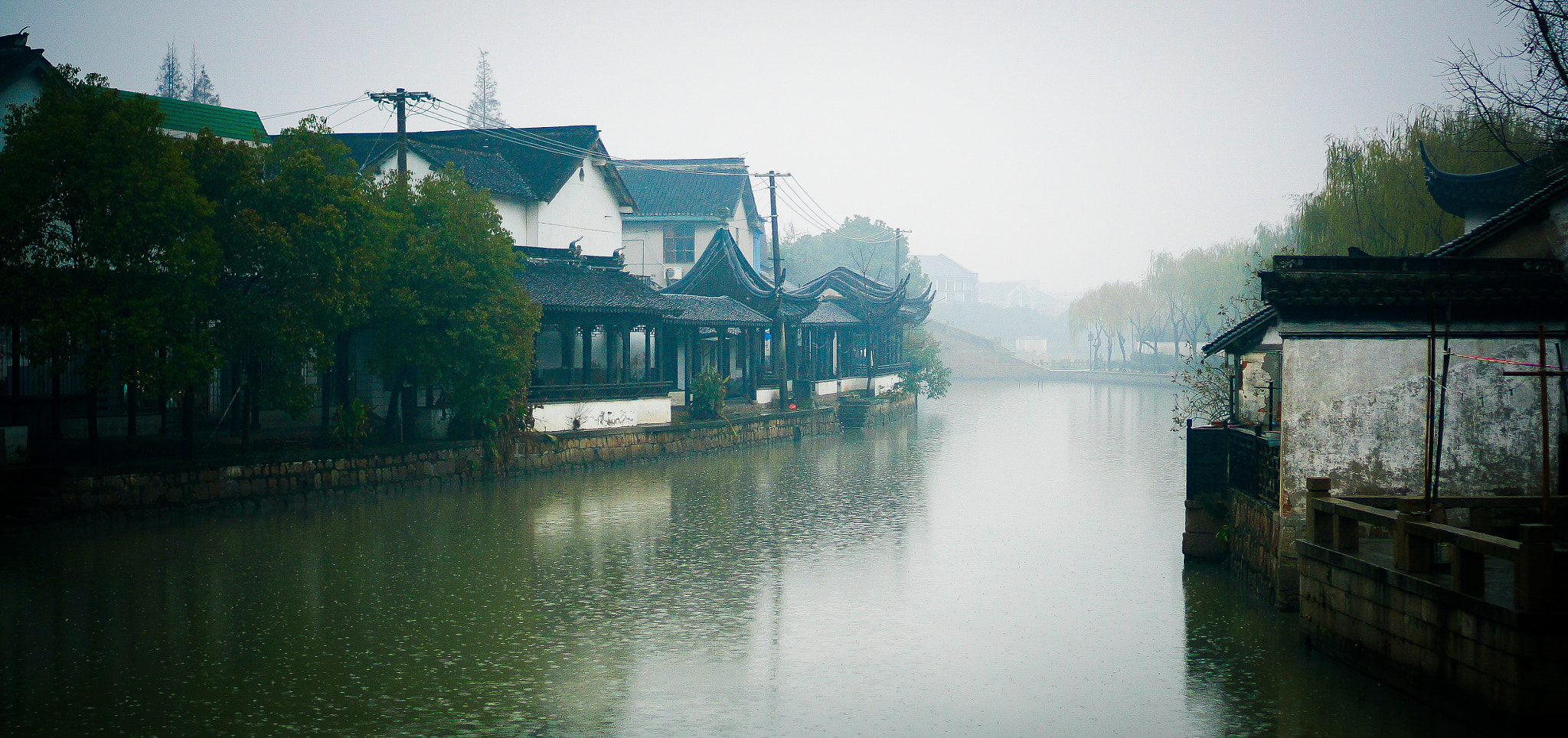 Sony Alpha NEX-5R + Sony E 35mm F1.8 OSS sample photo. Floating town photography