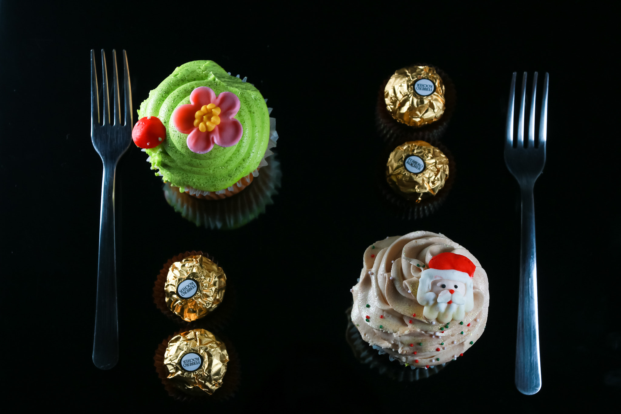 Sigma 18-50mm F2.8-4.5 DC OS HSM sample photo. Christmas sweets photography