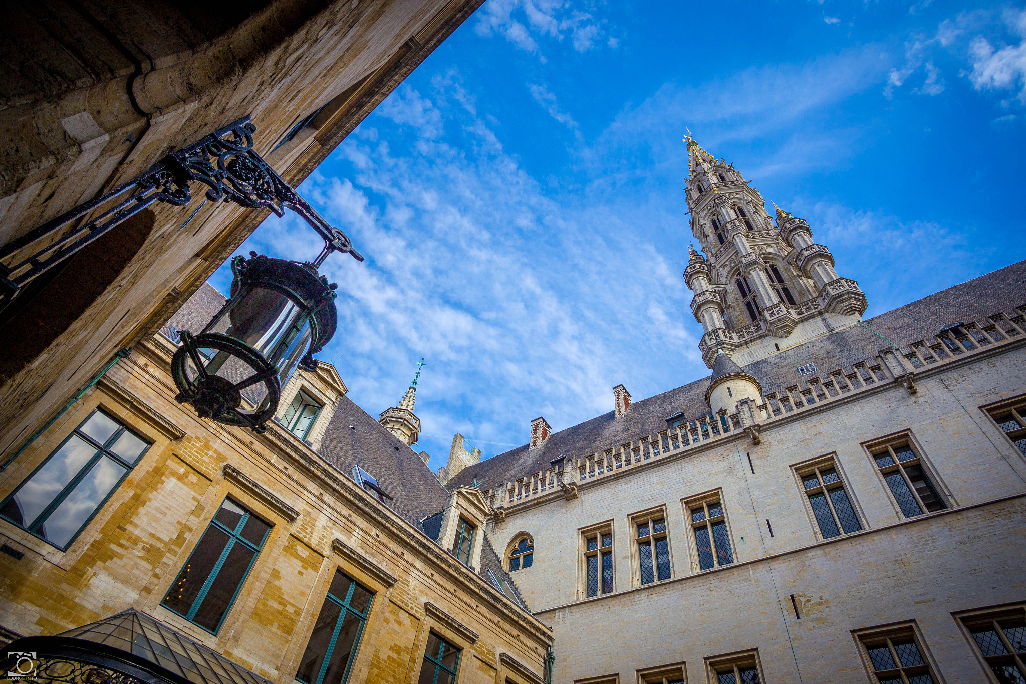 Canon EF 20-35mm F3.5-4.5 USM sample photo. Brussel city hall photography