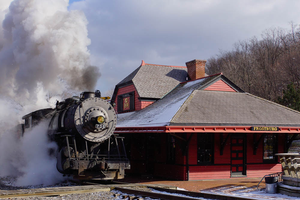 Sony Alpha NEX-7 + Sony E 18-200mm F3.5-6.3 OSS sample photo. Frostburg arrival photography