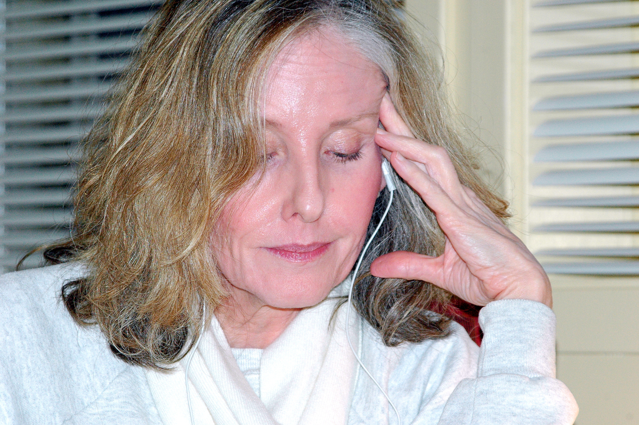 Nikon D70 sample photo. Businesswoman working. photography
