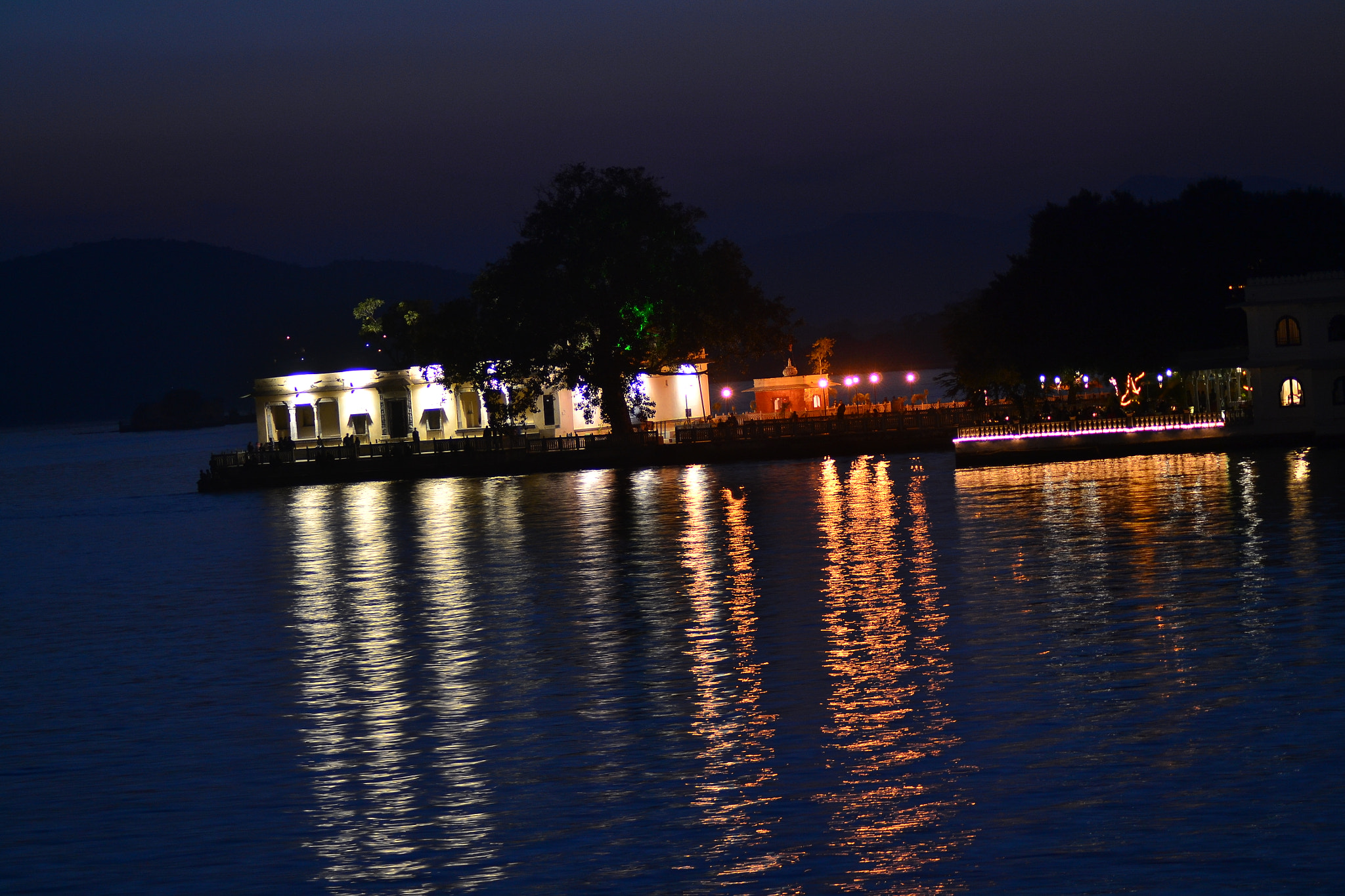 Nikon AF Nikkor 70-300mm F4-5.6G sample photo. Lake picchola photography