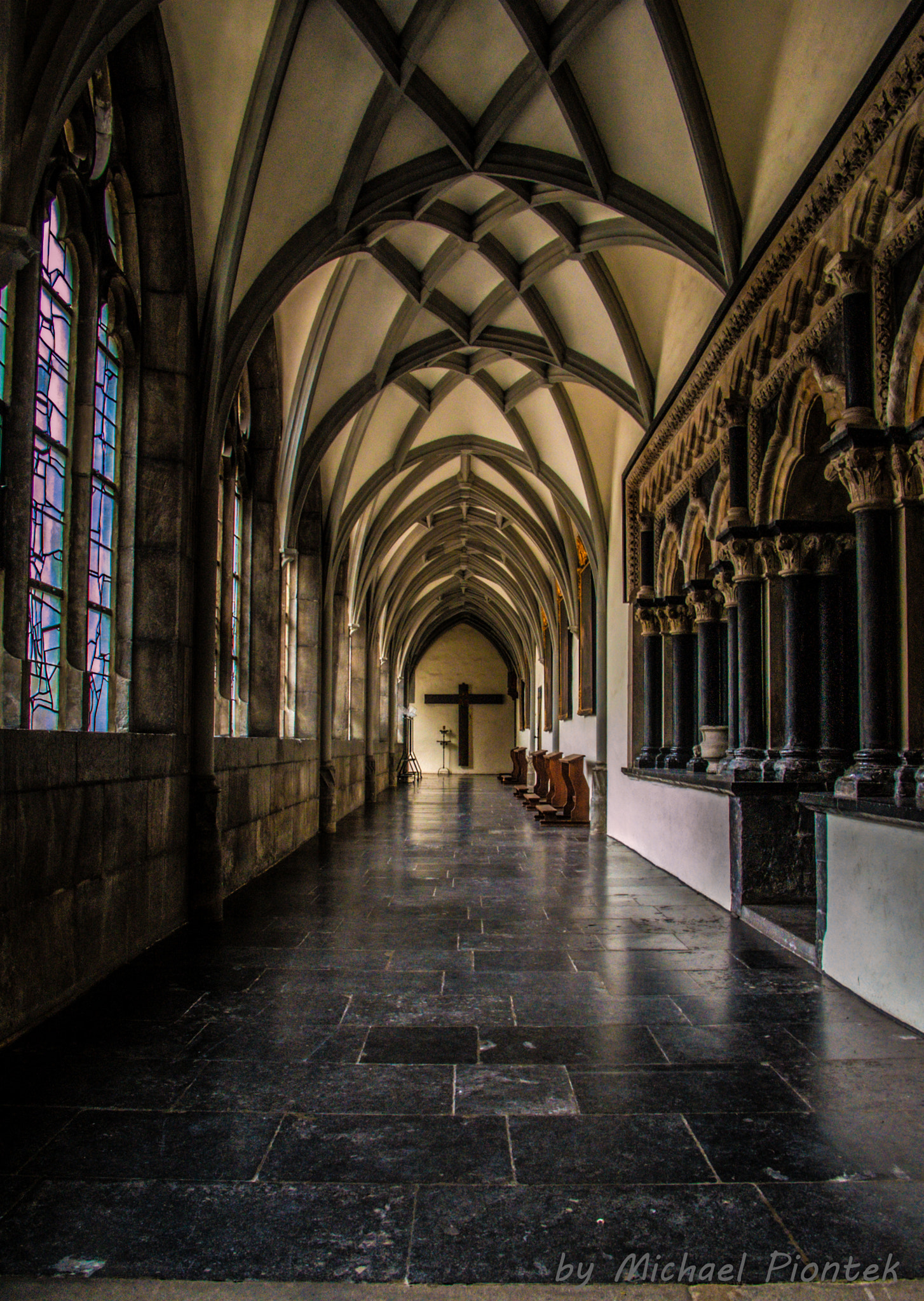 Nikon D50 + Sigma 18-50mm F3.5-5.6 DC sample photo. Aachener dom photography