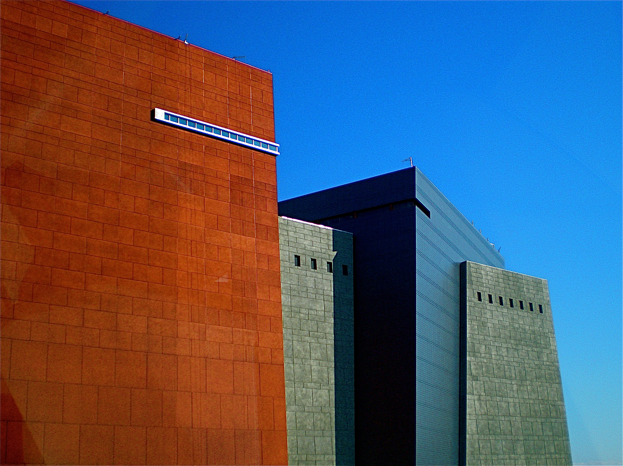 Olympus FE230/X790 sample photo. Las vegas architecture photography
