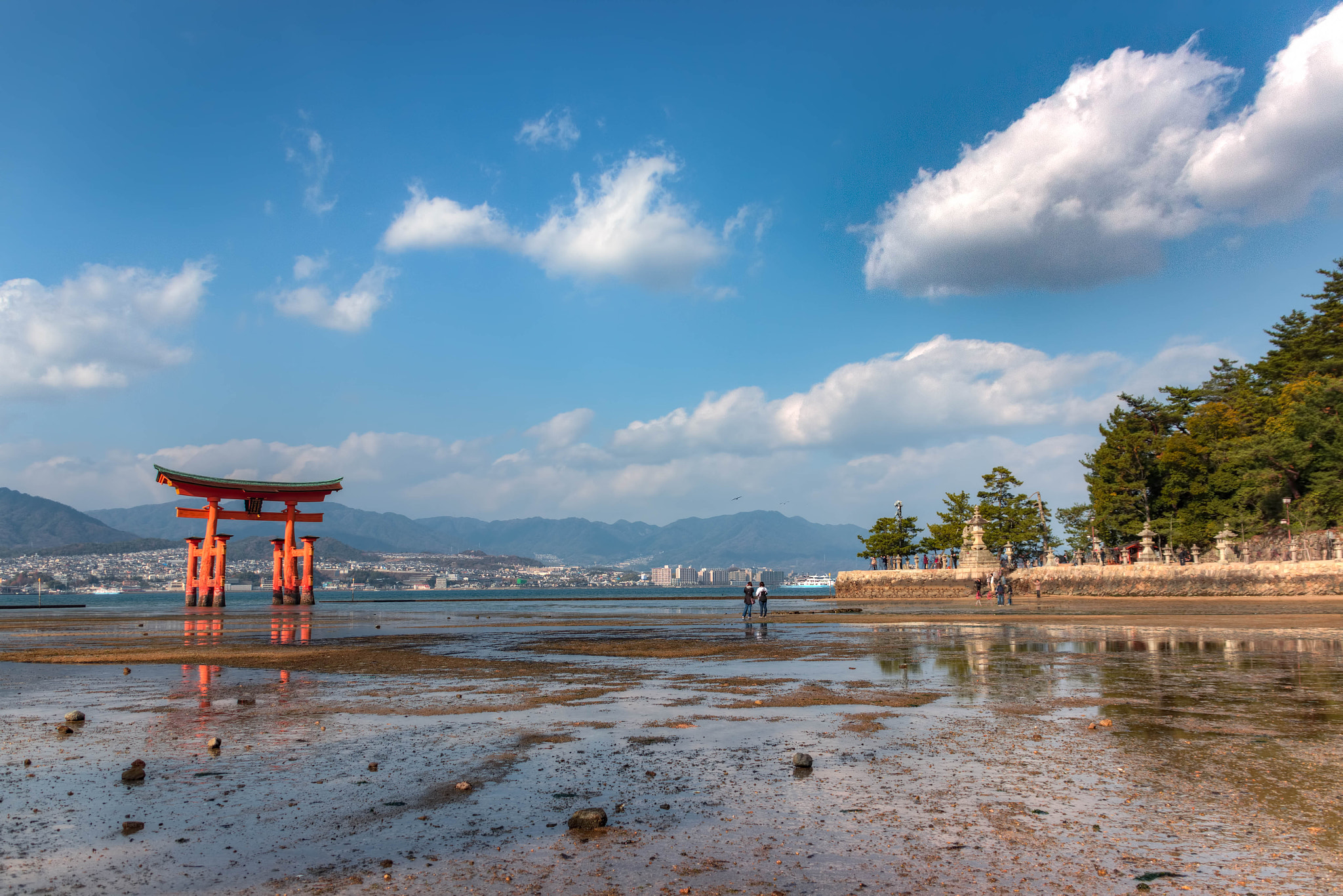 Canon EF 75-300mm F4.0-5.6 IS USM sample photo. Miyajima island - itsukusima shrine photography