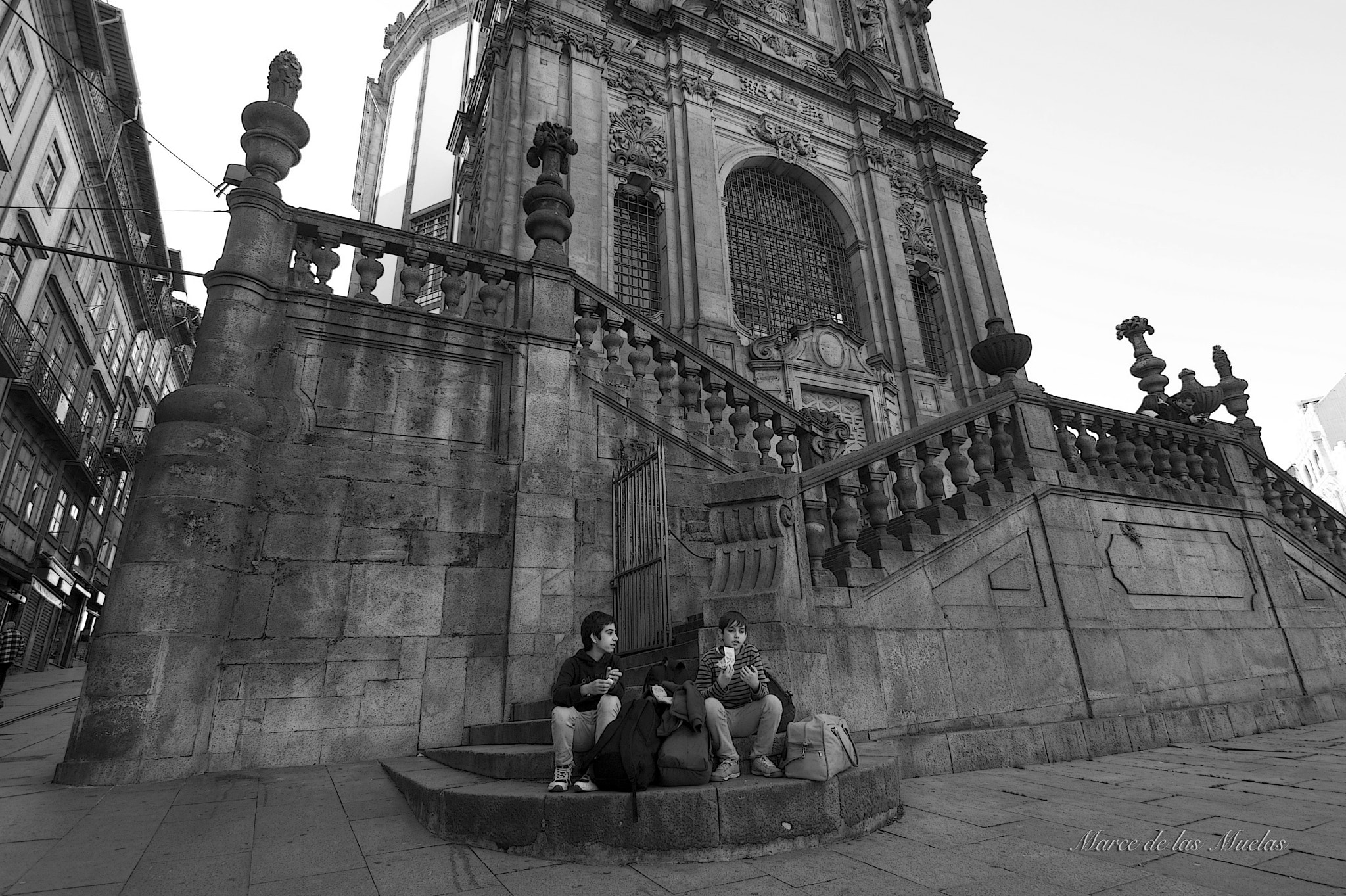 Sony Alpha DSLR-A350 sample photo. Torre de los clerigos.  oporto photography