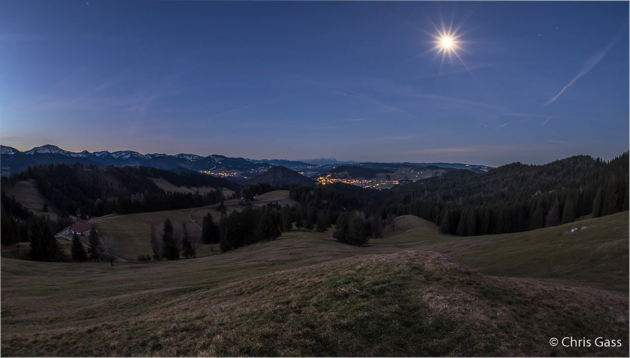 Nikon D810 + Sigma 15mm F2.8 EX DG Diagonal Fisheye sample photo. Full moon photography